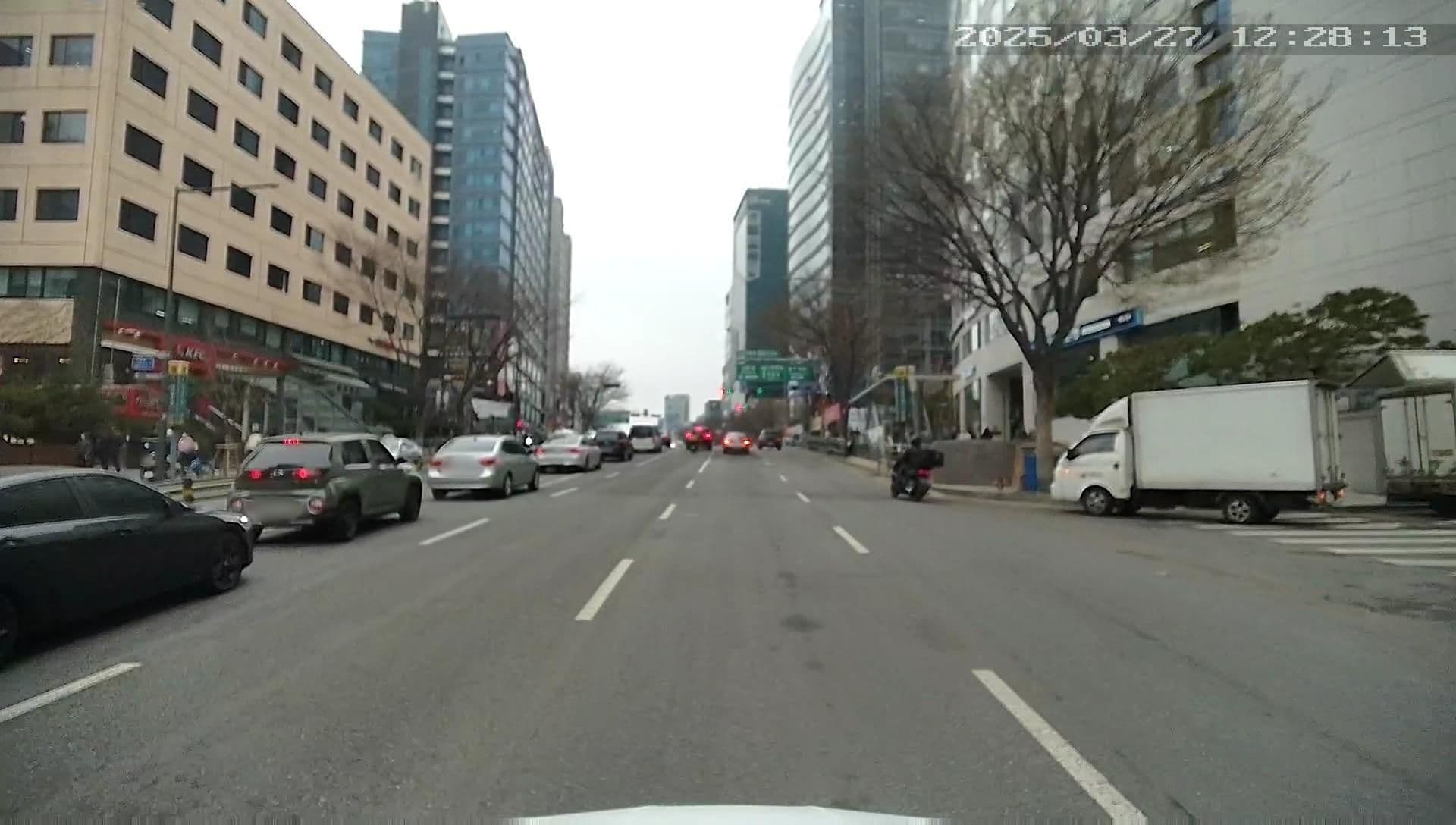 Street view near Indoor Pool, Yongsan-dong — © motov (CC BY-SA · Mapillary)
