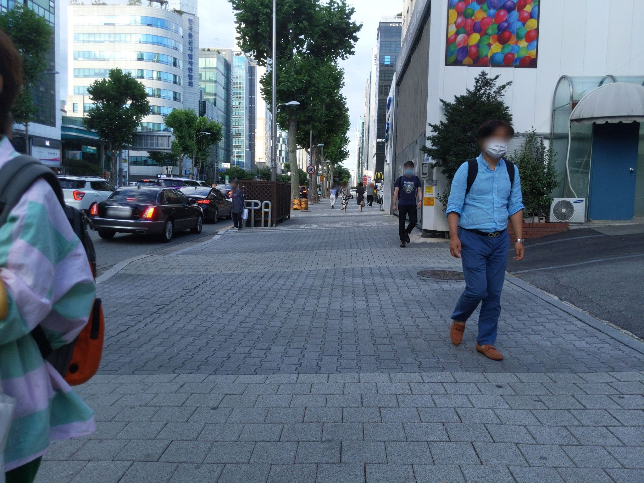 Street view near 비앙브뉴, Yongsan-dong — © velaia (CC BY-SA · Mapillary)