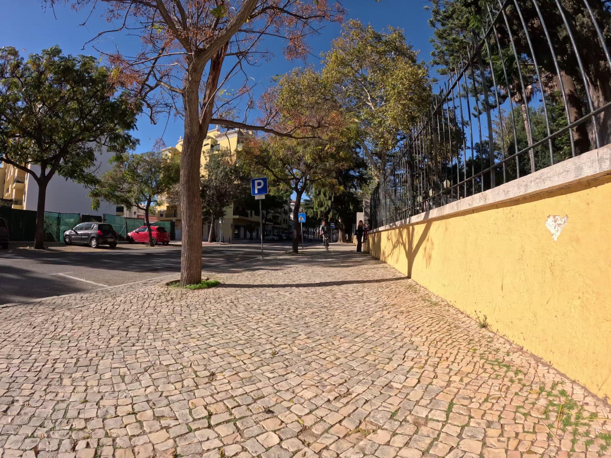 Street view near Pousada da Juventude, Faro — © claudiop (CC BY-SA · Mapillary)