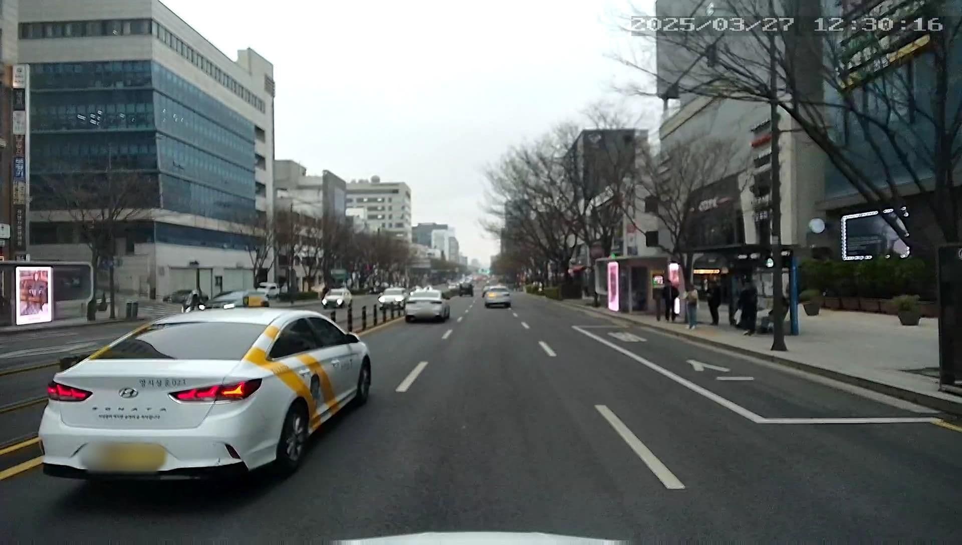 Street view near 올인모텔, Yongsan-dong — © motov (CC BY-SA · Mapillary)