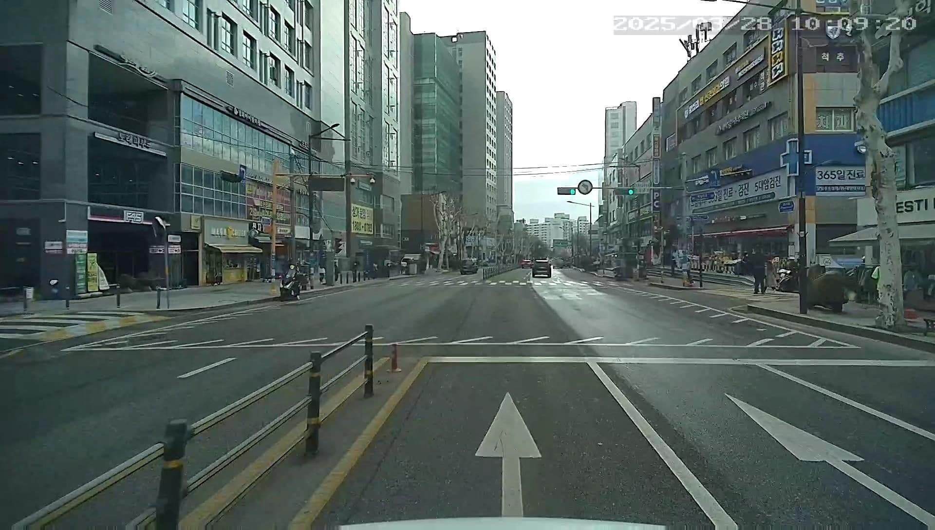 Street view near 호텔2u, Seoul — © motov (CC BY-SA · Mapillary)