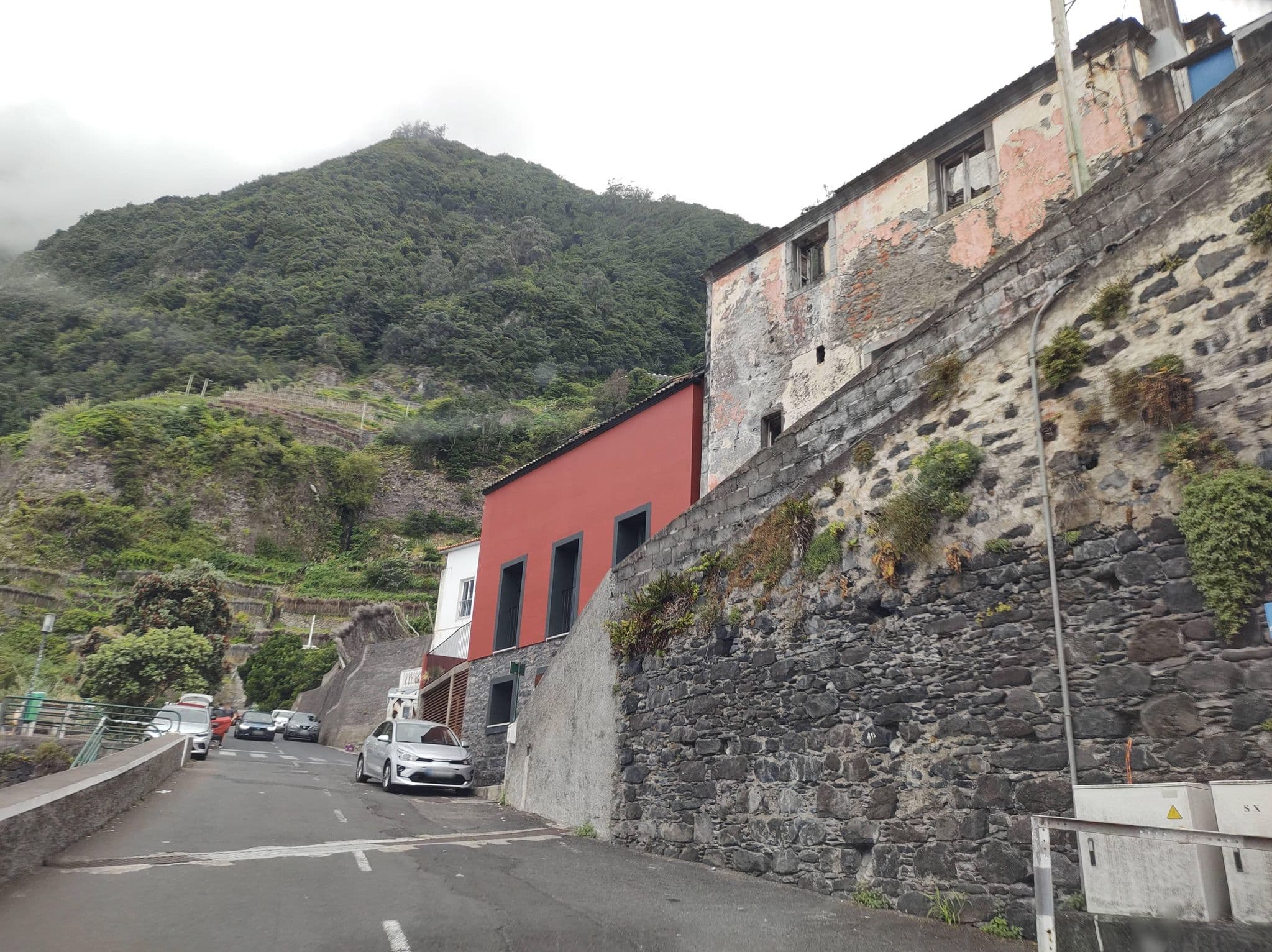 Street view near Estalagem Brisa Mar, São Vicente — © thetornado76 (CC BY-SA · Mapillary)