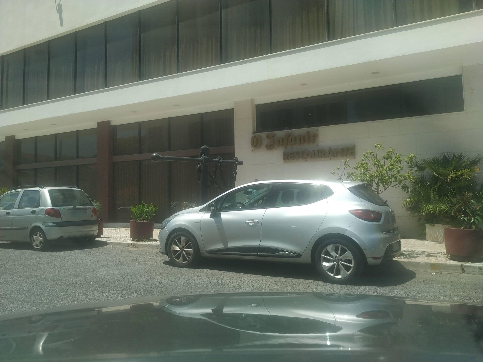 Street view near Hotel Zurique Vip Executive, Campo Pequeno — © filohipo (CC BY-SA · Mapillary)