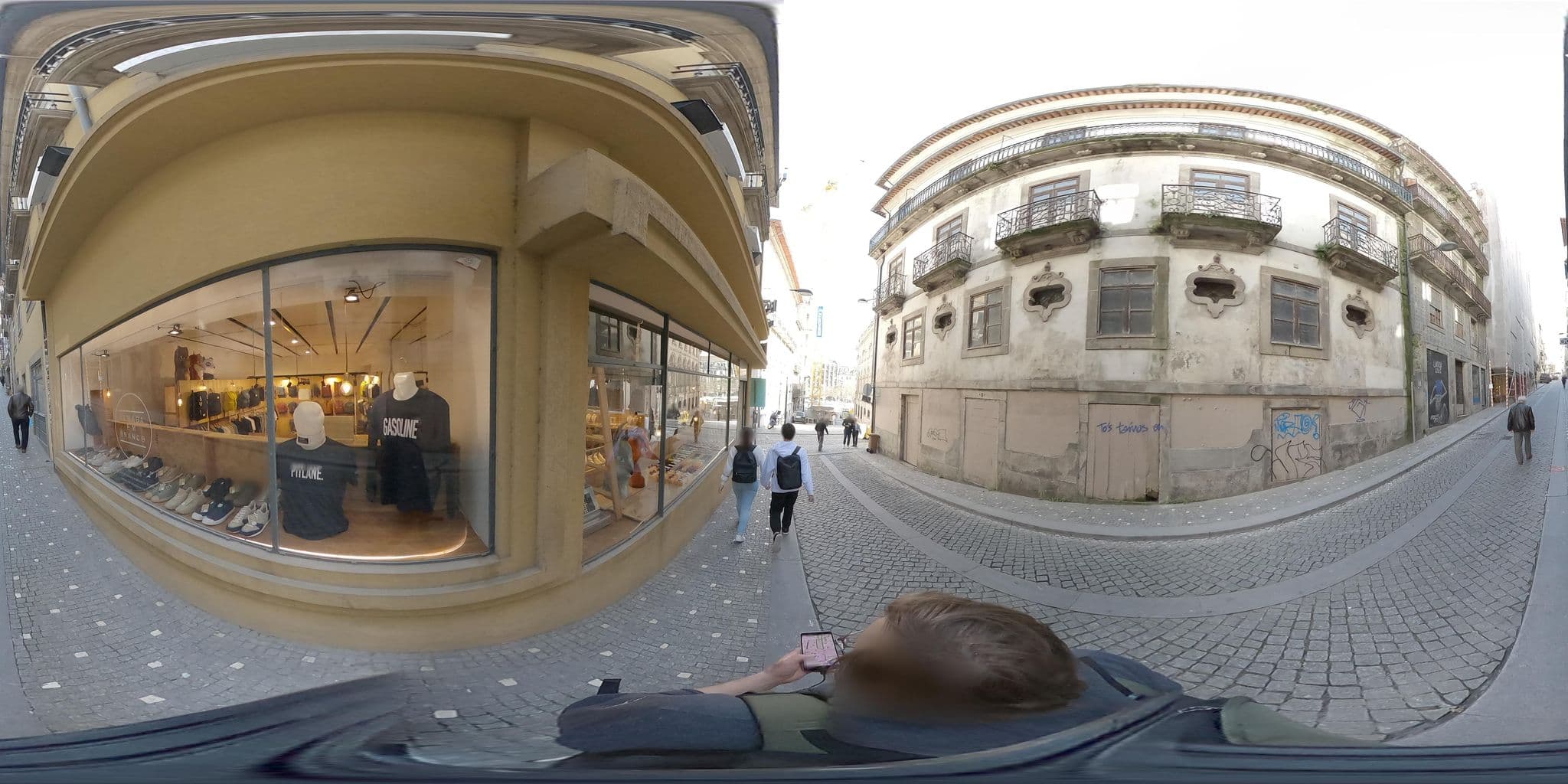 Street view near Grande Hotel de Paris, Porto