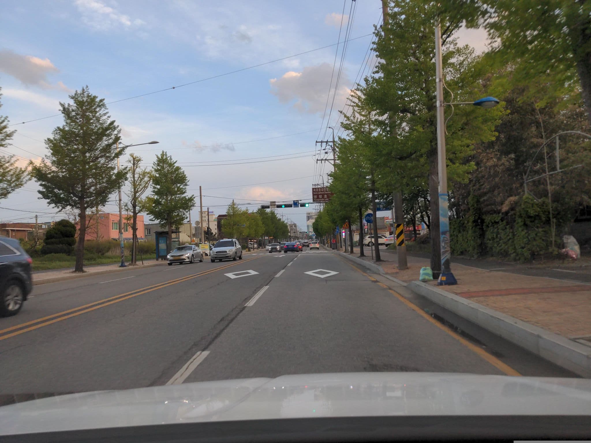 Street view near 에이스모텔, Sokcho — © eneerhut (CC BY-SA · Mapillary)