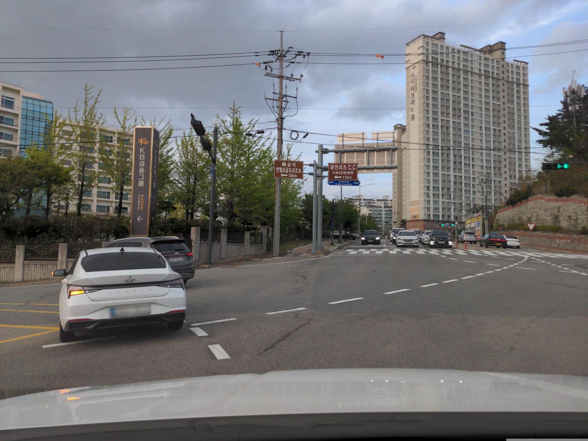 Street view near 초록꿈노을비치, Sokcho — © eneerhut (CC BY-SA · Mapillary)