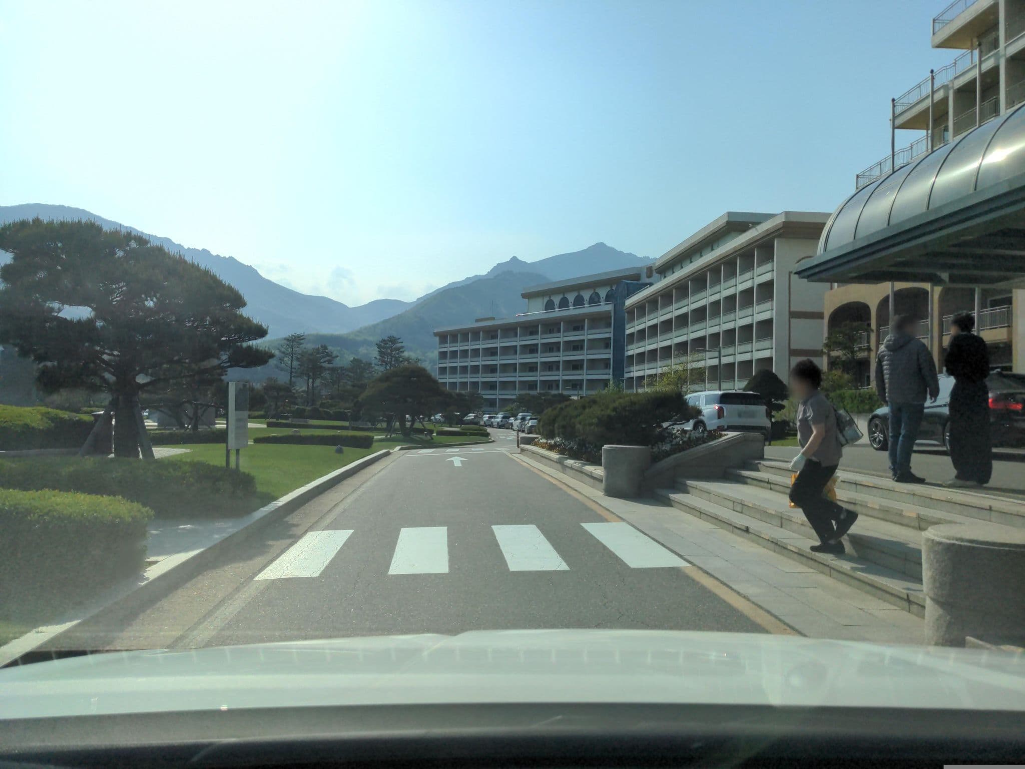 Street view near 소노벨 델피노, Sokcho — © eneerhut (CC BY-SA · Mapillary)