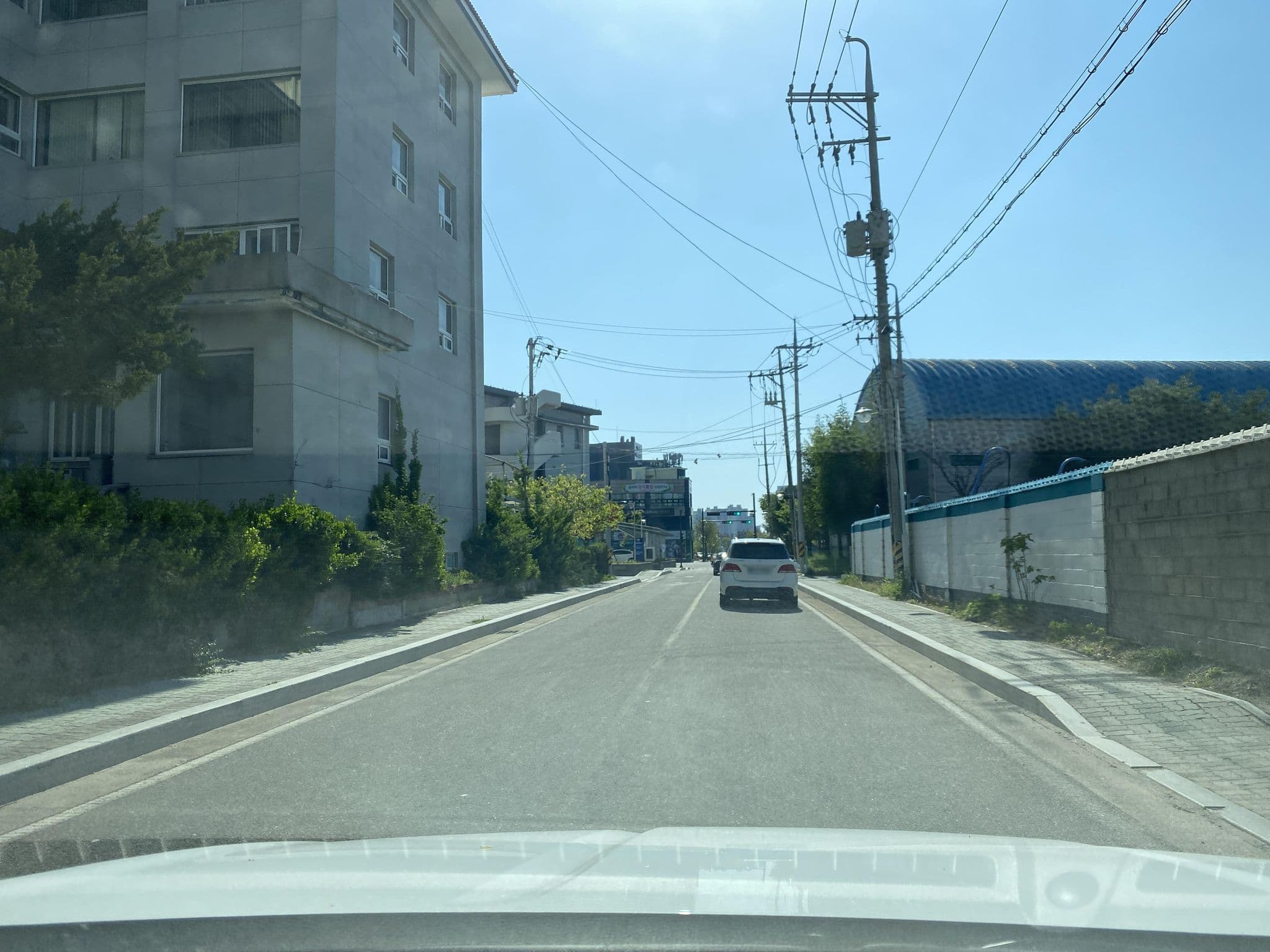 Street view near 스카이모텔, Sokcho — © eneerhut (CC BY-SA · Mapillary)