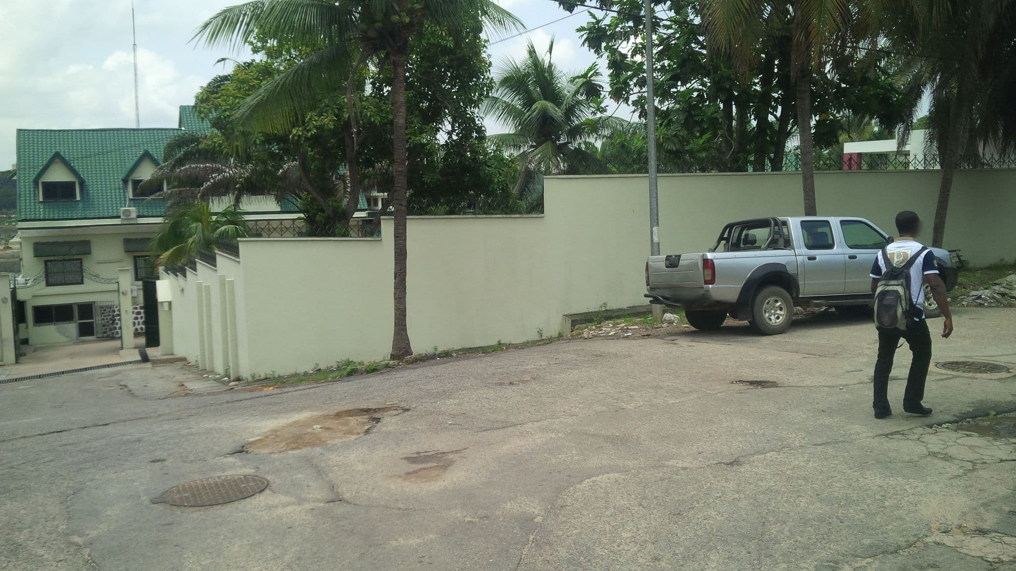 Street view near NGALIEMA Resort Club, Abidjan — © gpacome_adingra (CC BY-SA · Mapillary)
