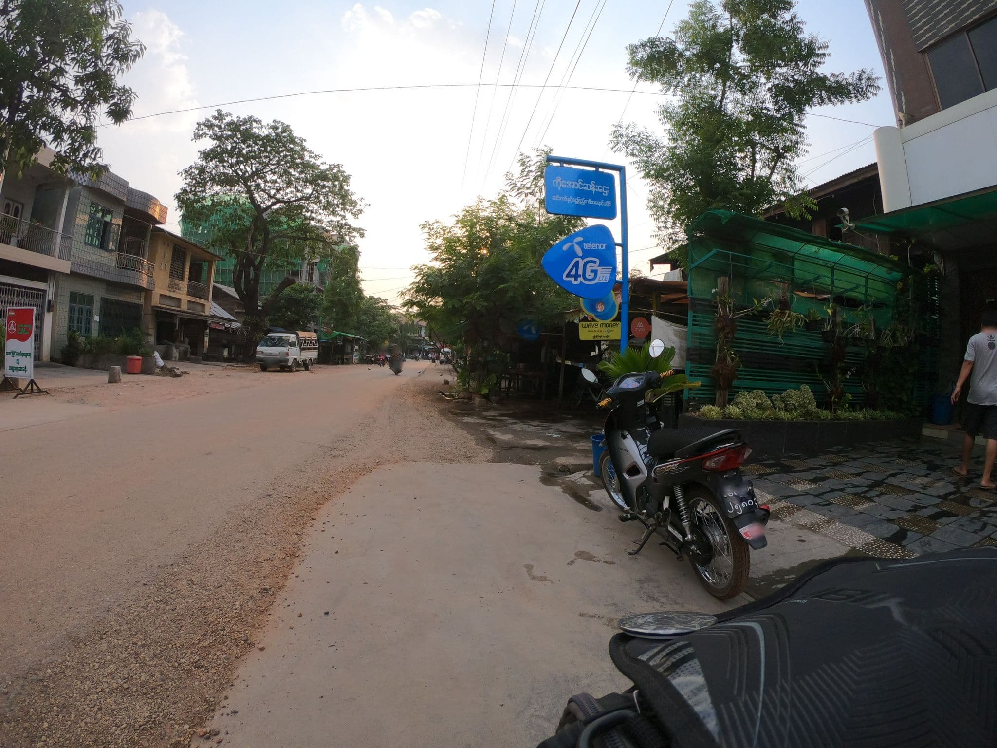 Street view near 3D Hotel, Pyay — © thohi (CC BY-SA · Mapillary)