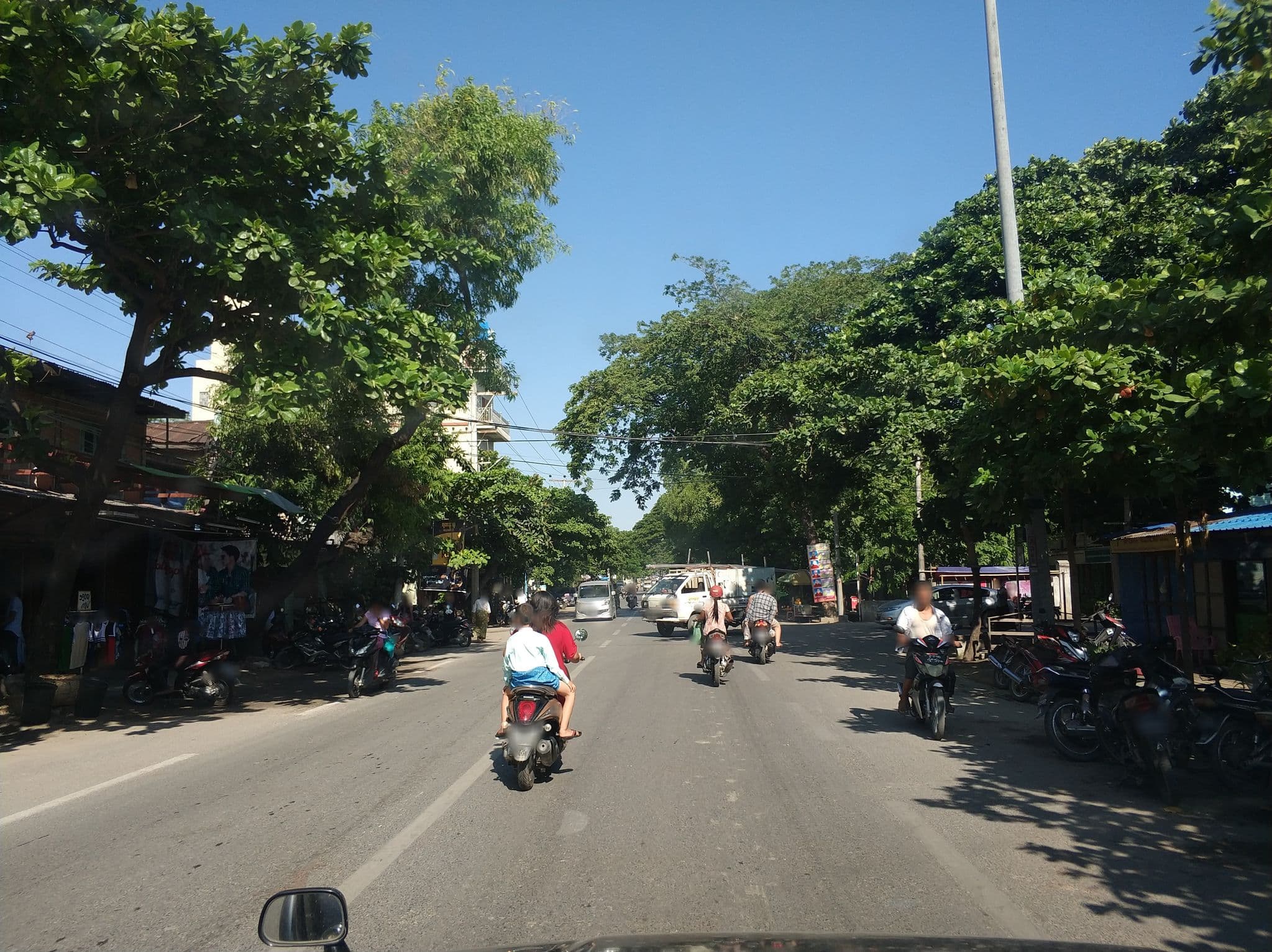 Street view near Royal Tulip Guesthouse, Mandalay — © mghla (CC BY-SA · Mapillary)