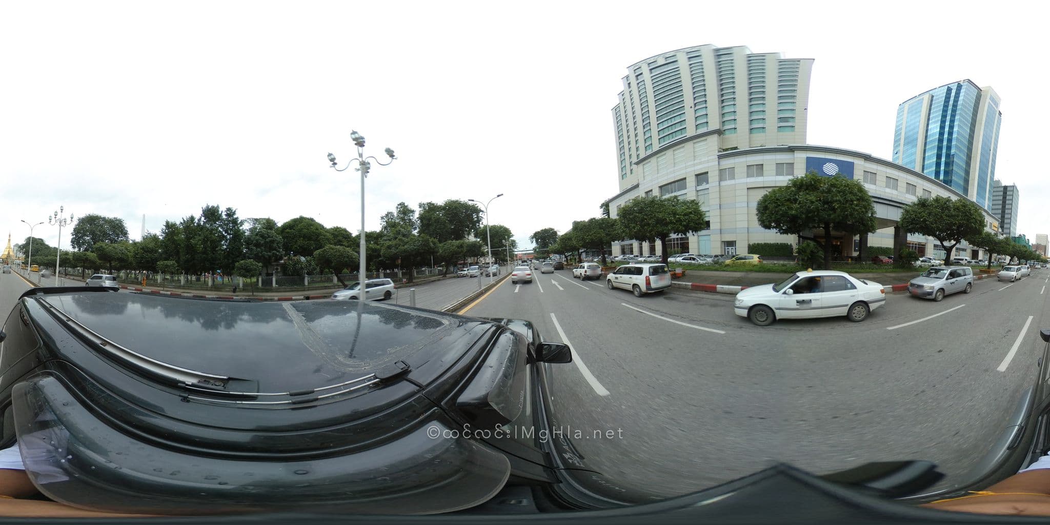 Street view near Centre Point Hotel, Botataung — © mghla (CC BY-SA · Mapillary)