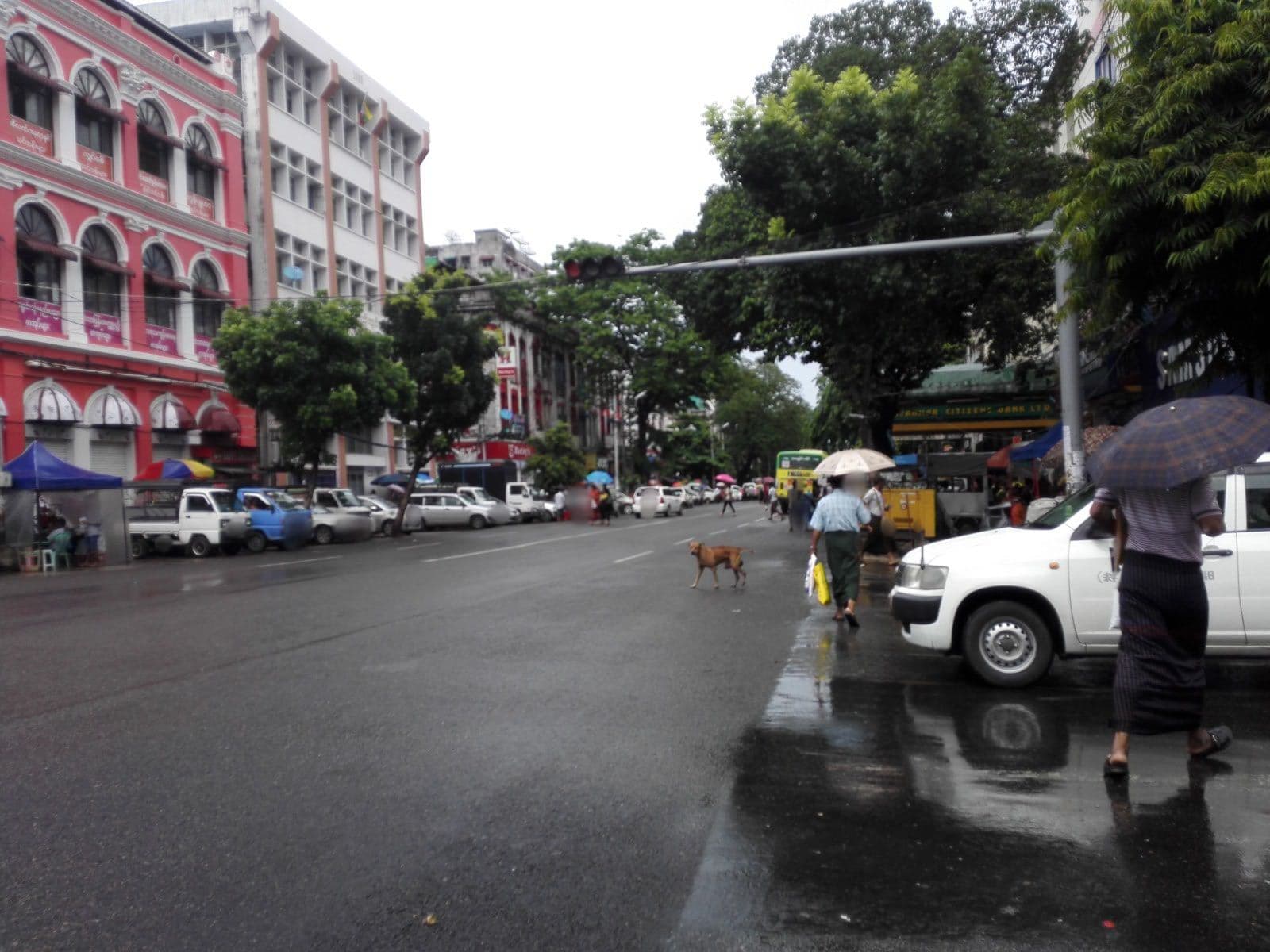 Street view near Yangon Heart Guesthouse, Botataung — © riovictoire (CC BY-SA · Mapillary)