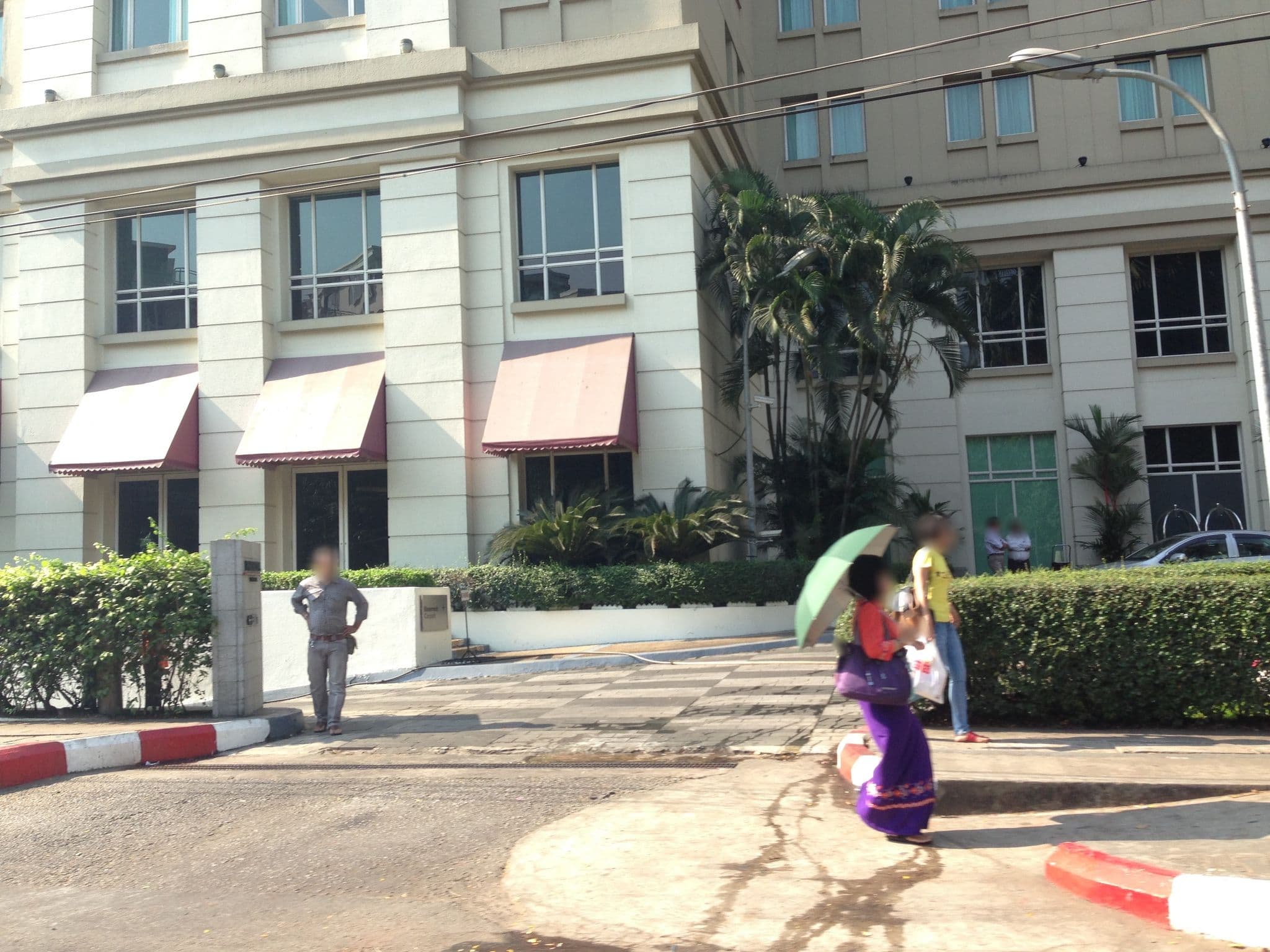 Street view near Orchid Lounge, Park Royal Hotel, Mingala Tangnyunt — © kymolos (CC BY-SA · Mapillary)
