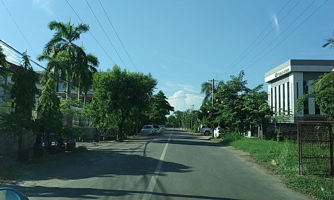 Street view near Innwa Hotel, Mandalay — © mghla (CC BY-SA · Mapillary)