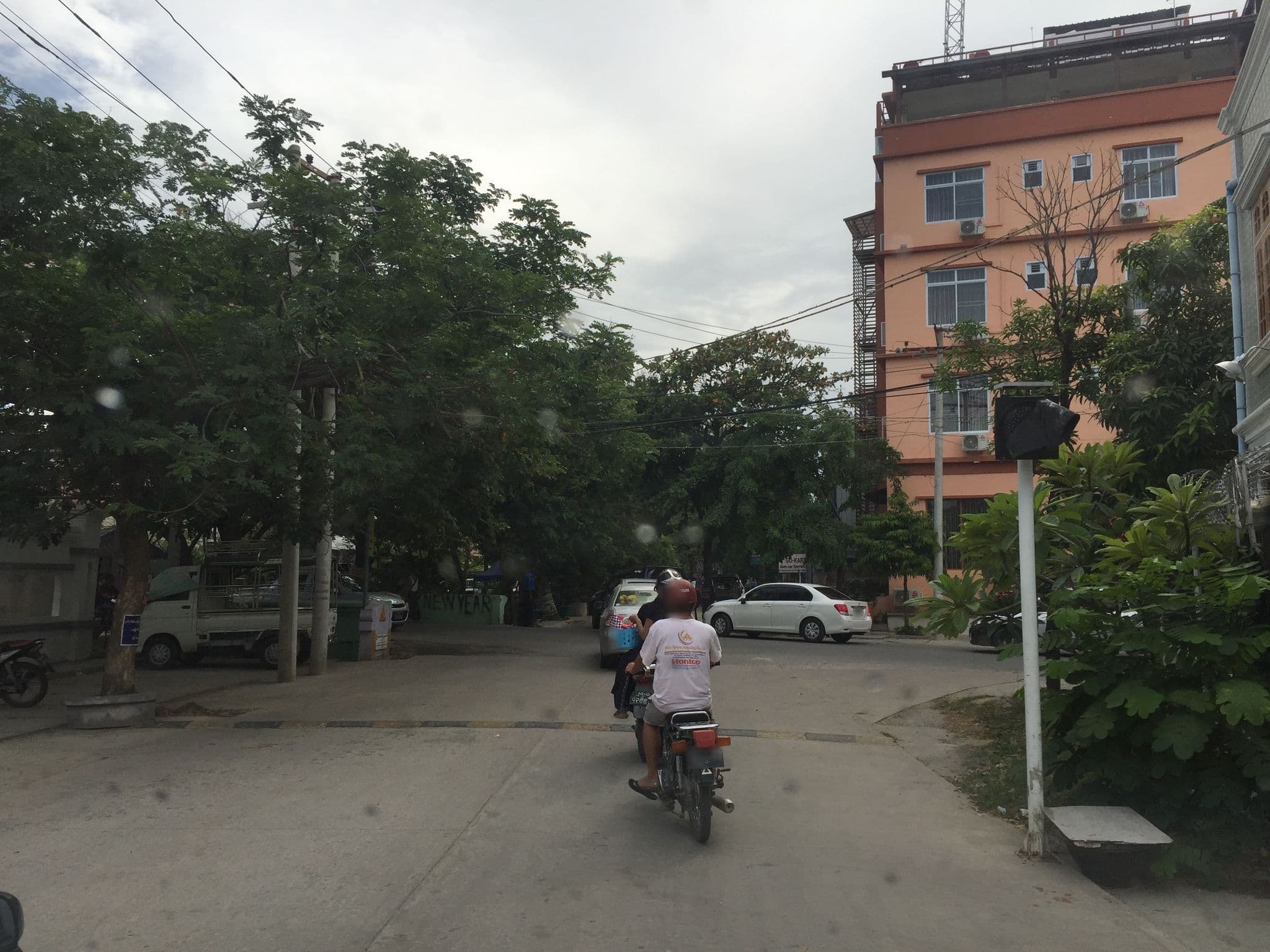 Street view near Royal Naung Yoe Hotel, Mandalay — © mghla (CC BY-SA · Mapillary)