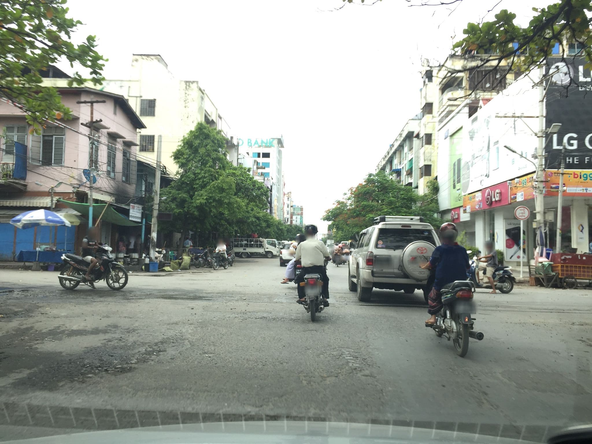 Street view near Bonanza Hotel, Mandalay — © mghla (CC BY-SA · Mapillary)