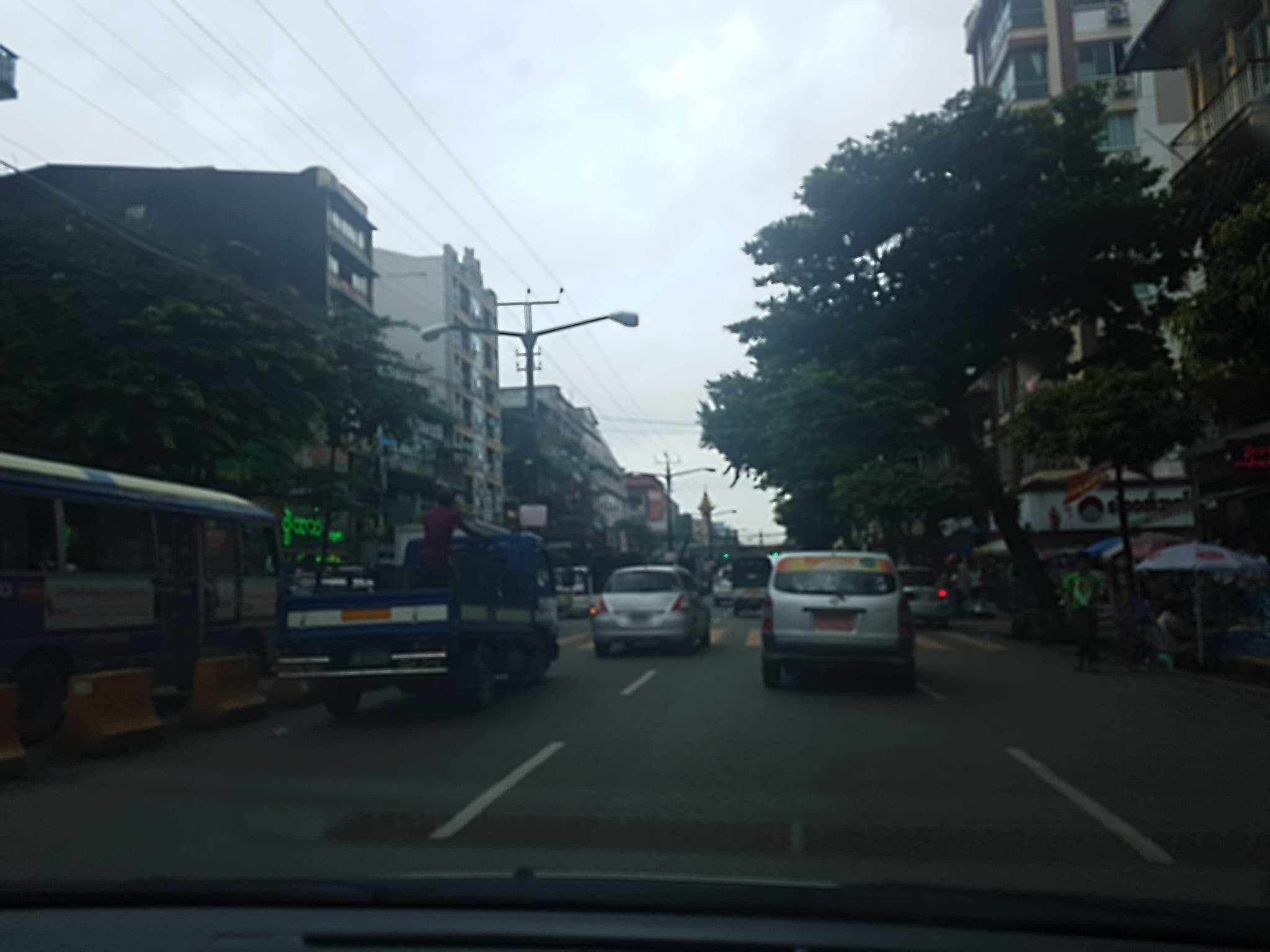 Street view near Wayfarer's Rest, Botataung — © aungphone (CC BY-SA · Mapillary)