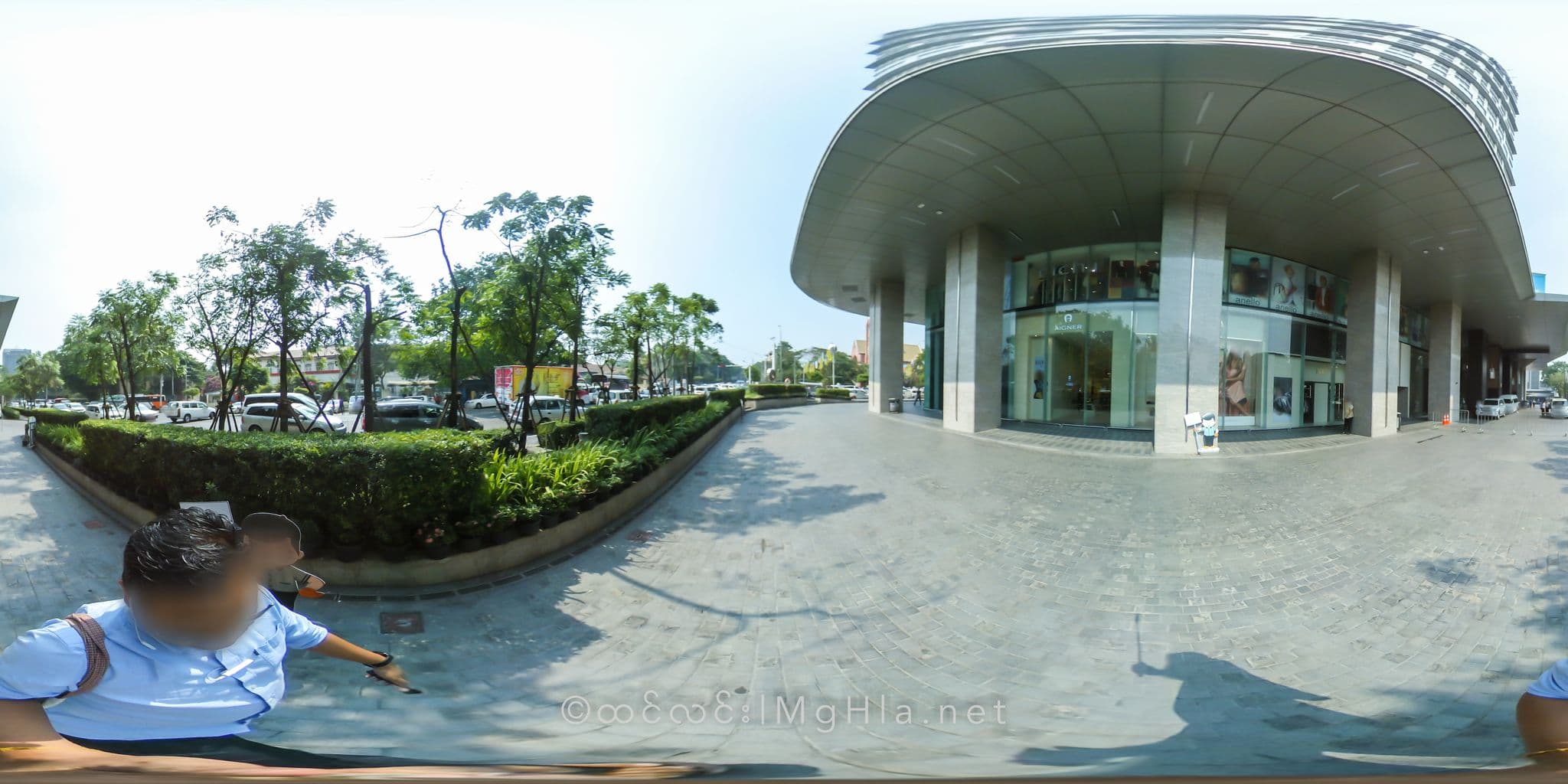 Street view near Pan Pacific Hotel, Botataung — © mghla (CC BY-SA · Mapillary)
