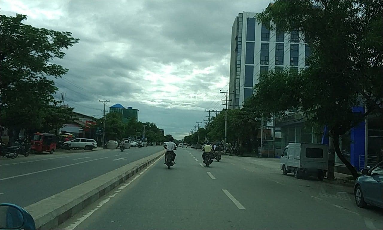 Street view near Hotel Apex, Mandalay — © mghla (CC BY-SA · Mapillary)