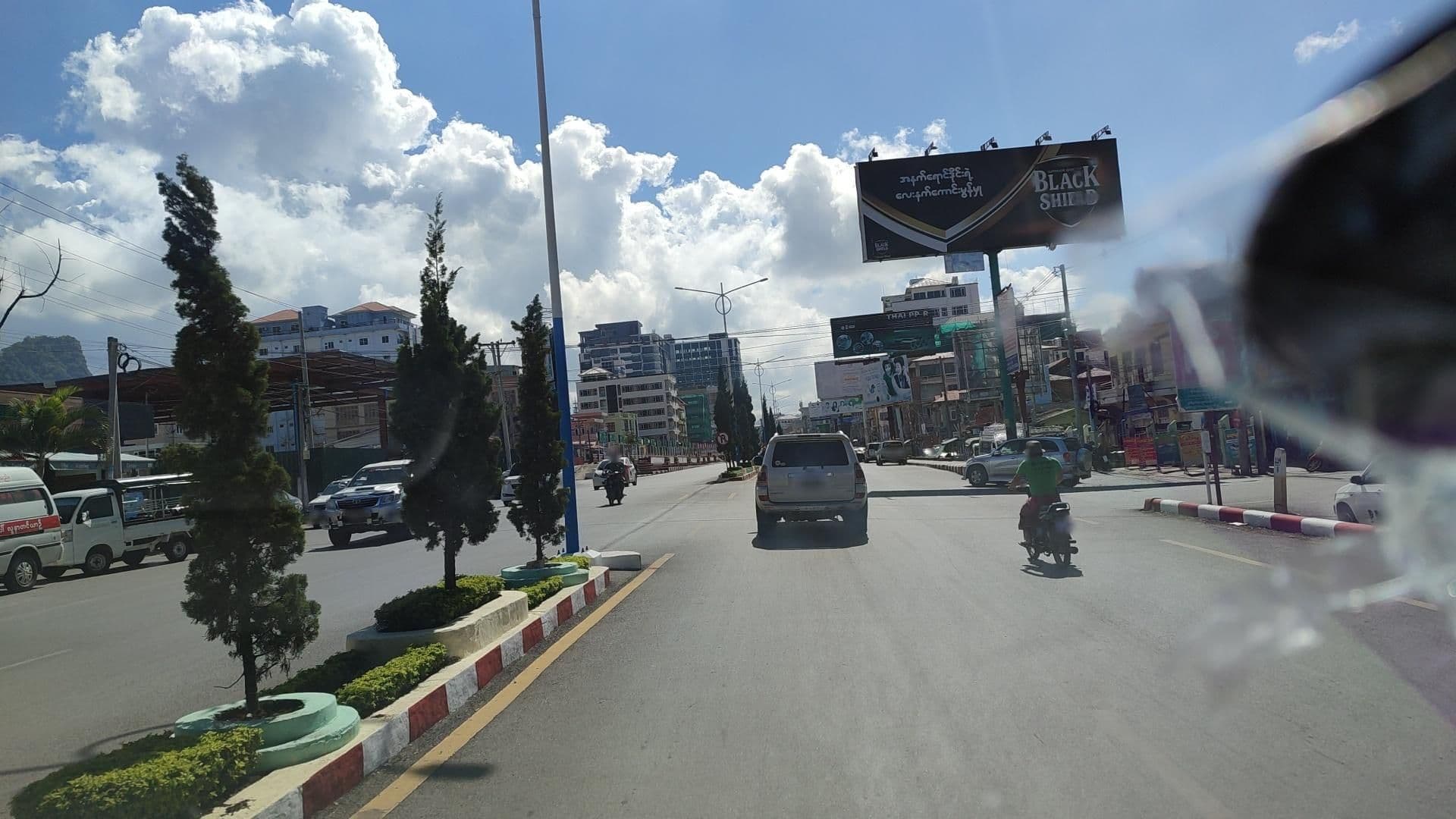 Street view near Kan Tone Kan Sone Hotel, Taunggyi — © roadroid (CC BY-SA · Mapillary)