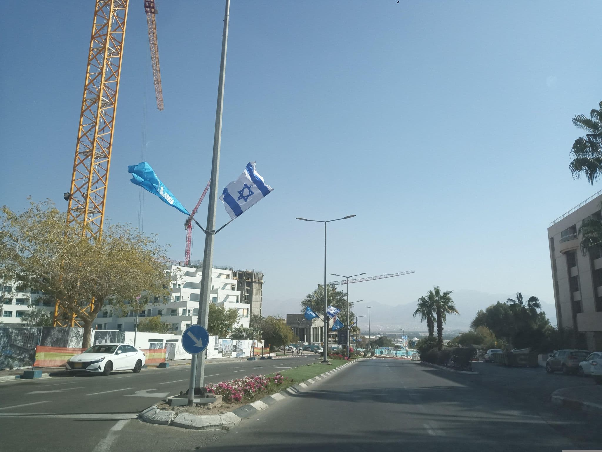 Street view near Mercure Mirage Eilat, Eilat — © jordil (CC BY-SA · Mapillary)