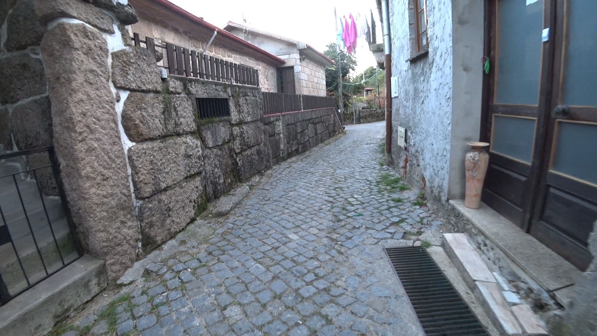 Street view near Casa da Fonte, Vieira do Minho — © mariocarneiro (CC BY-SA · Mapillary)