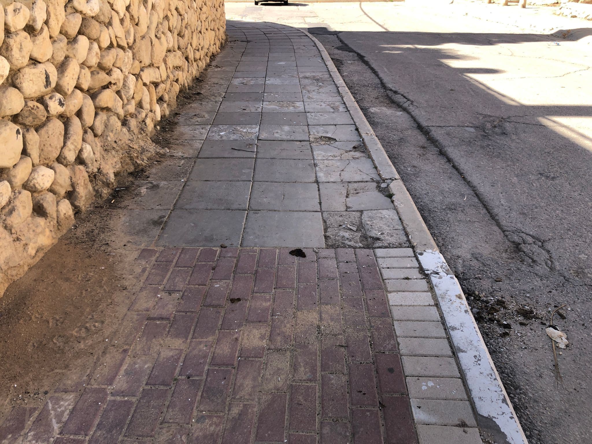 Street view near Hadass Desert Inn, Dimona — © ulabs1 (CC BY-SA · Mapillary)