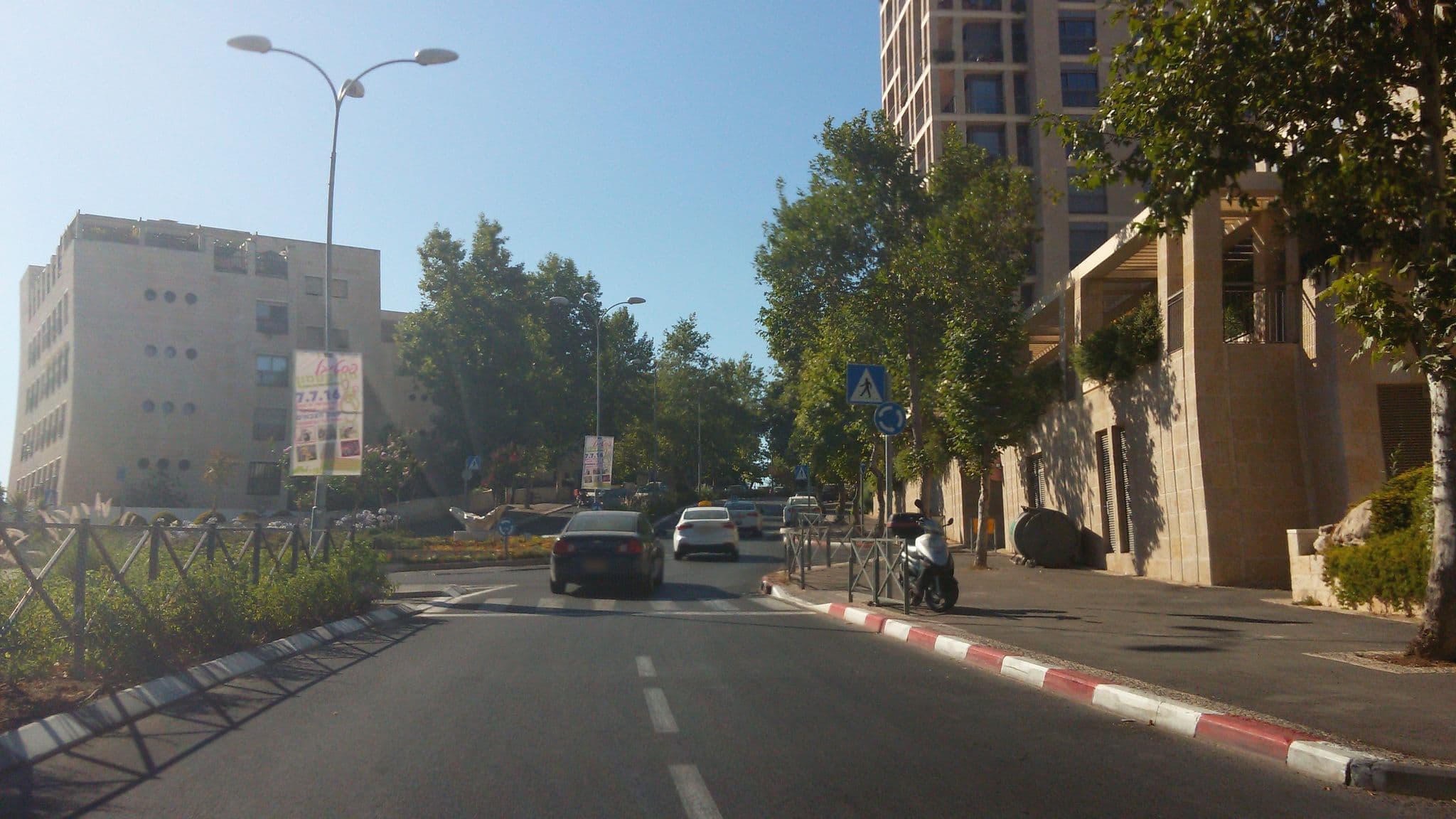 Street view near מלוו רימונים ירושלים, Jerusalem — © hdunn (CC BY-SA · Mapillary)