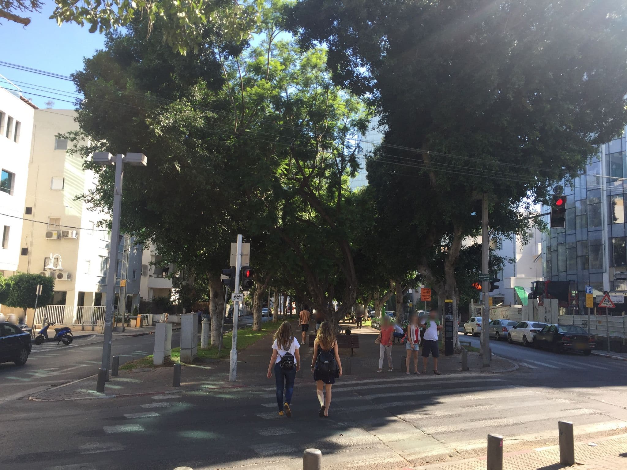 Street view near Hotel 65, Tel Aviv — © denkonstigaasiaten (CC BY-SA · Mapillary)