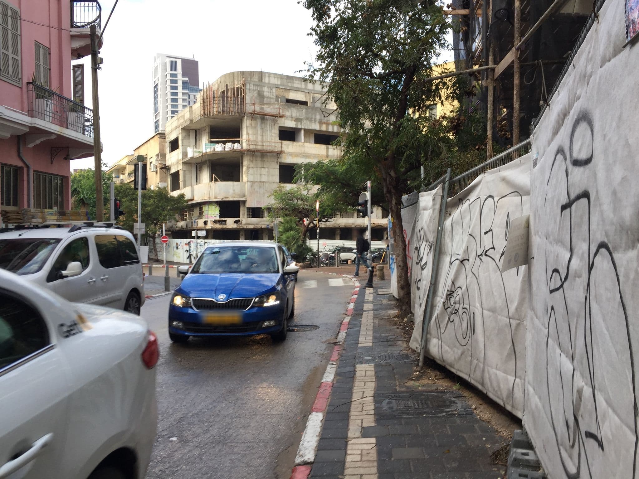 Street view near Nordoy By 7Even Minds, Tel Aviv — © richlv (CC BY-SA · Mapillary)