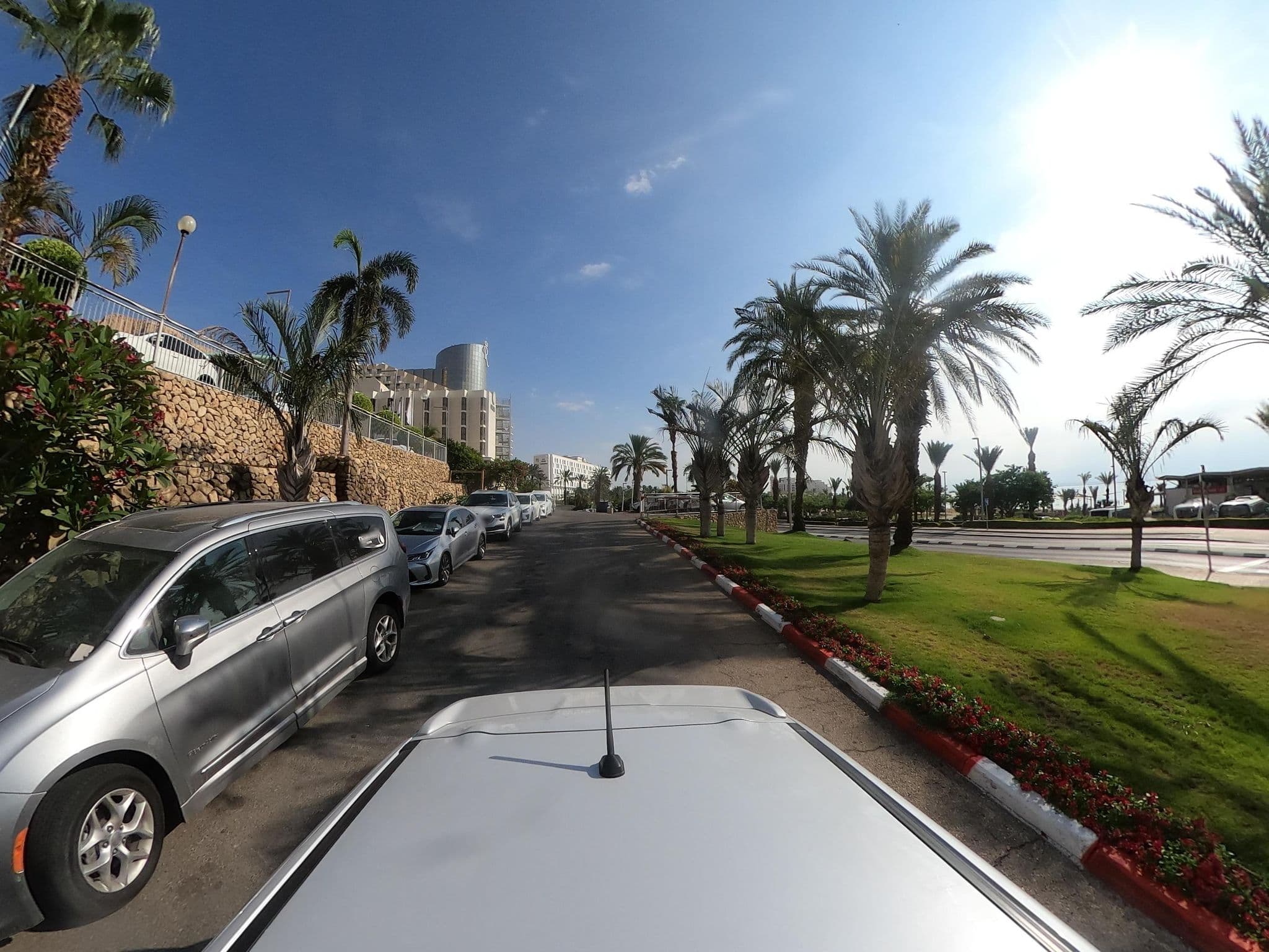 Street view near Prima Oasis And Spa Club Hotel Dead Sea Ein Bokek, ‘En Boqeq — © trigSkarim (CC BY-SA · Mapillary)