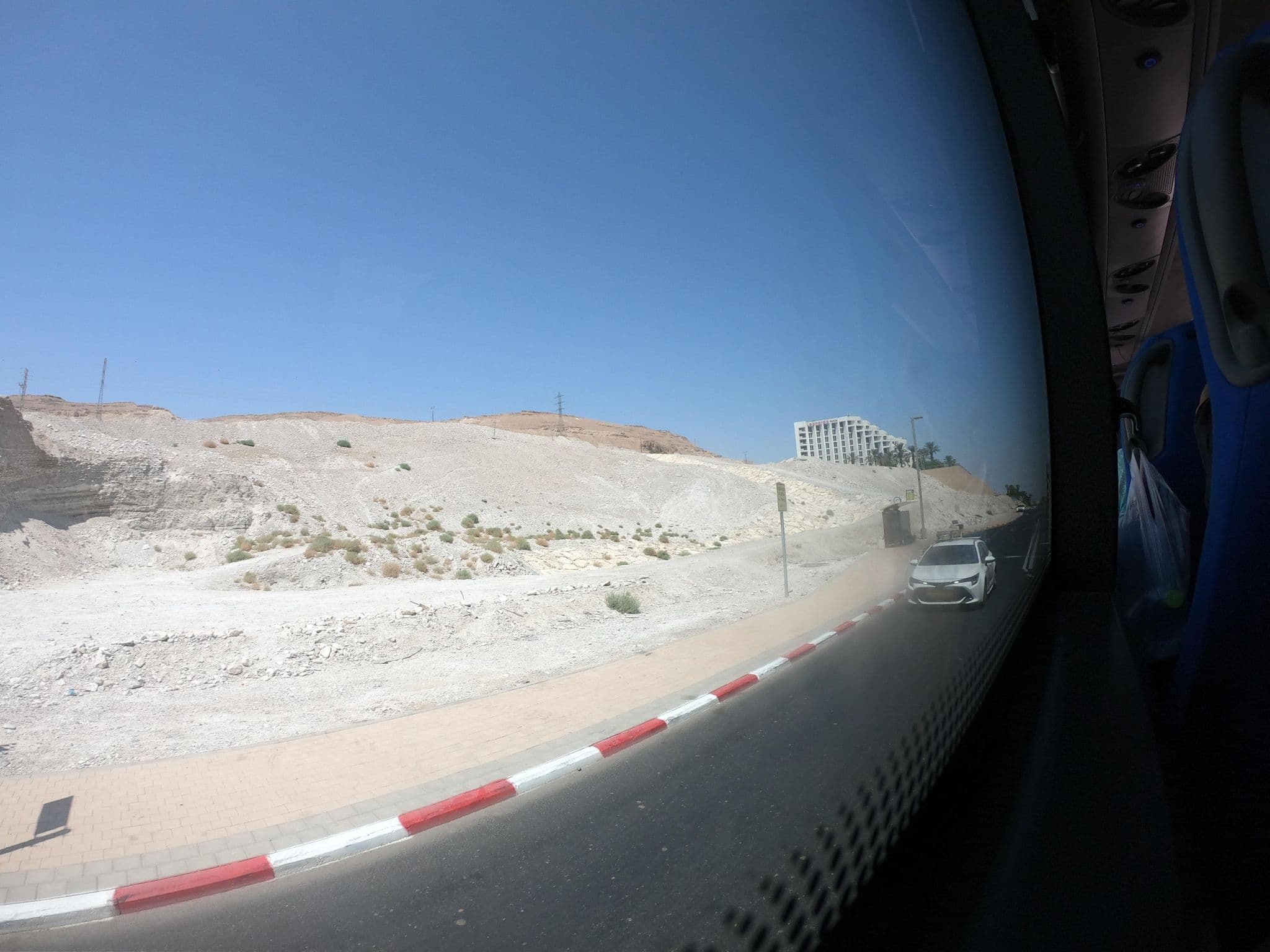 Street view near Golden Tulip Club Dead Sea Hotel Ein Bokek, ‘En Boqeq — © vst (CC BY-SA · Mapillary)