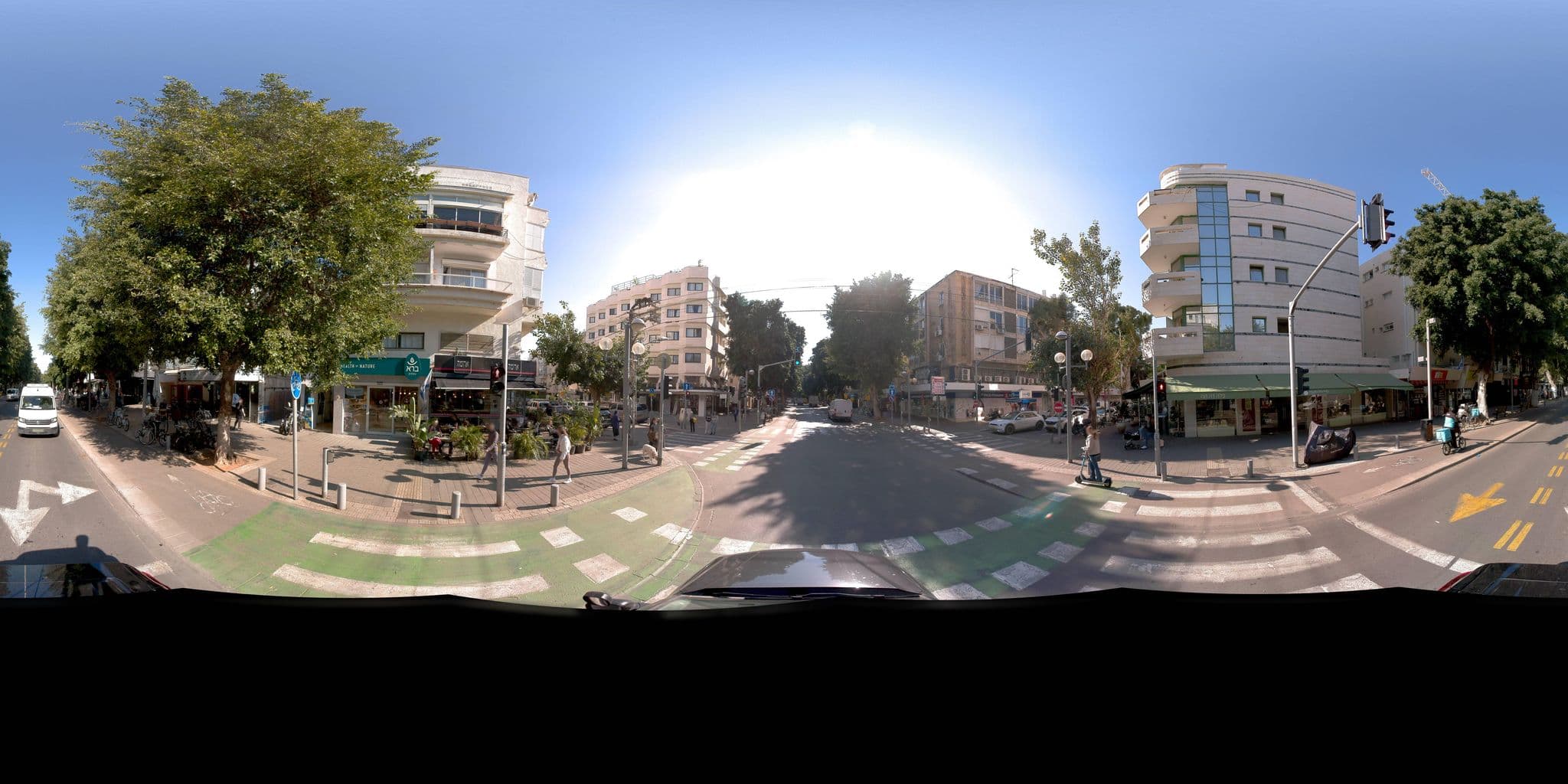 Street view near Dizengoff Avenue Hotel, Tel Aviv — © jeffreymartin (CC BY-SA · Mapillary)