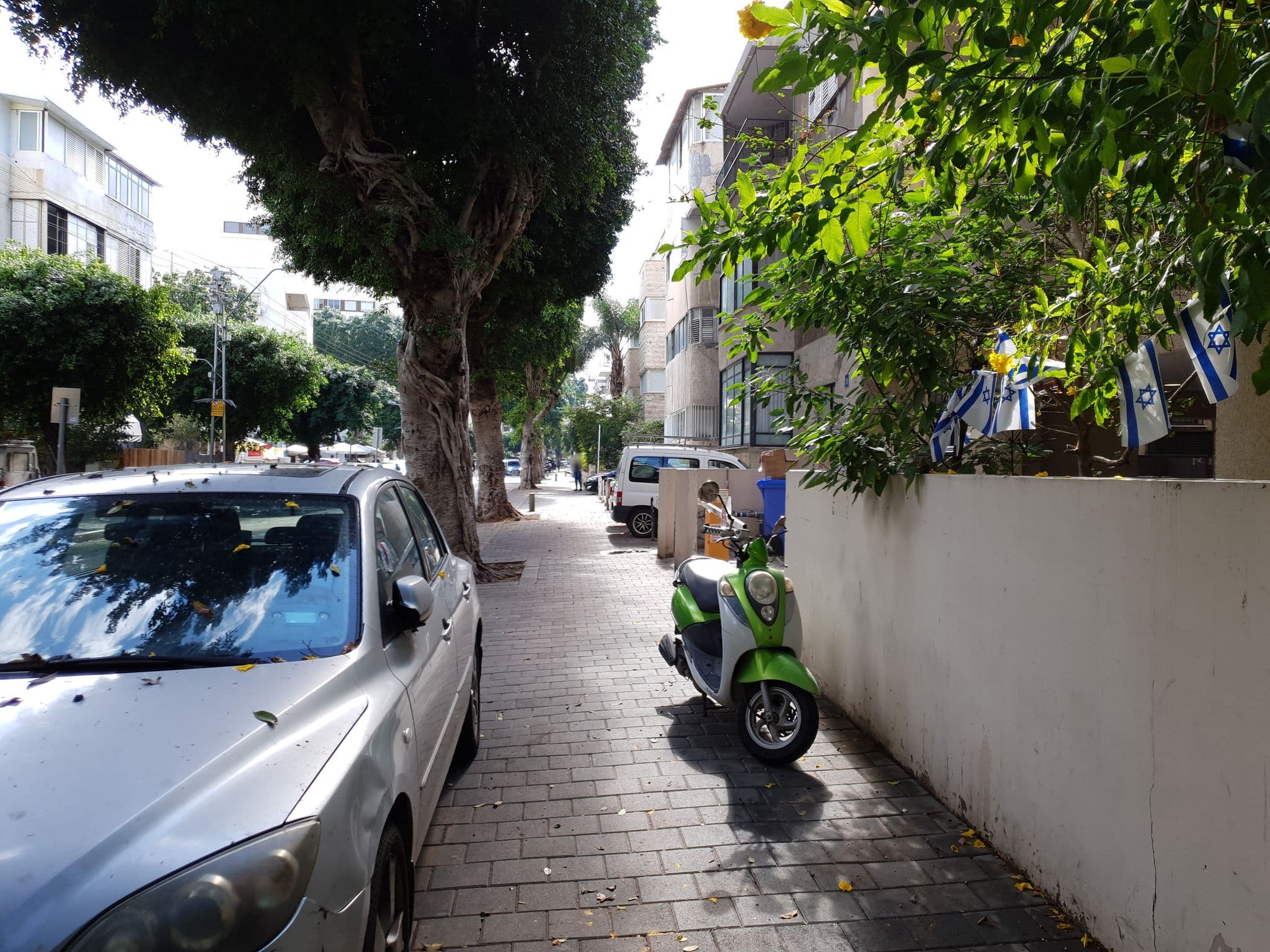 Street view near Reines5 Tlv, Tel Aviv — © jopparn (CC BY-SA · Mapillary)
