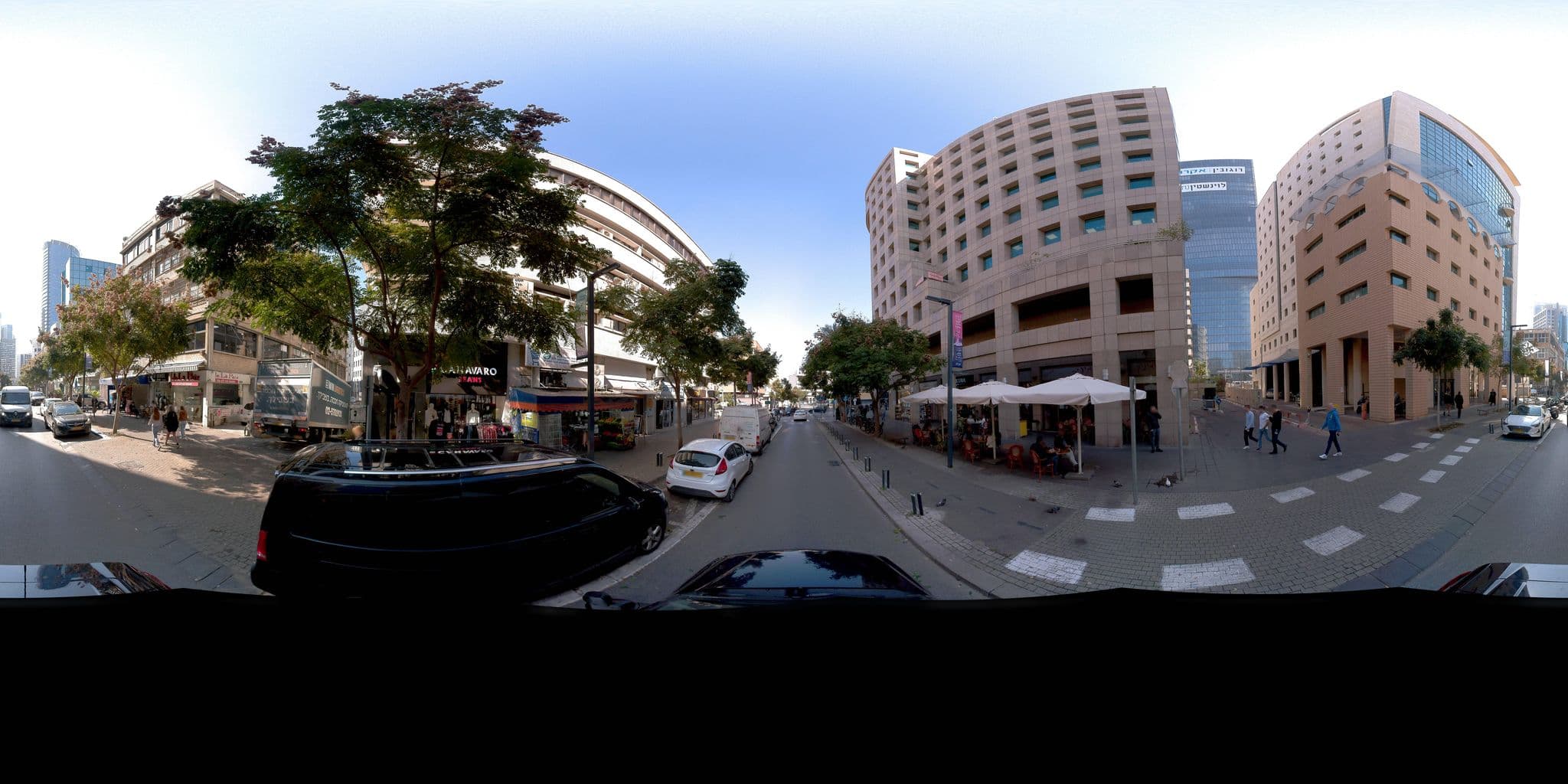 Street view near B On Top Rooftop Pool&Lounge, Ramat Gan — © jeffreymartin (CC BY-SA · Mapillary)