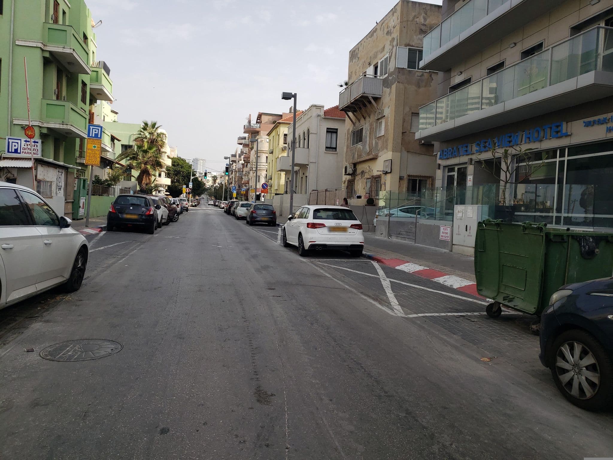 Street view near Golden Beach Hotel Tel Aviv, Tel Aviv — © mapfool (CC BY-SA · Mapillary)