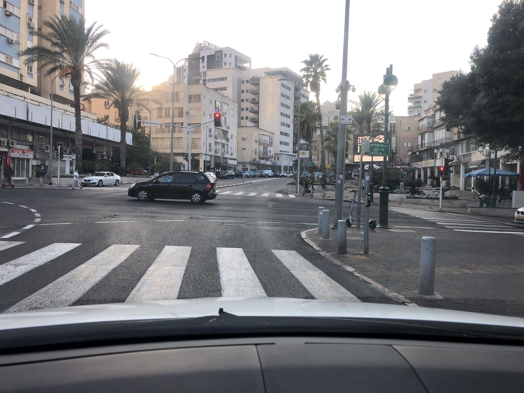 Street view near Rimonim Optima Tower Hotel Tel Aviv, Ramat Gan — © tapil (CC BY-SA · Mapillary)