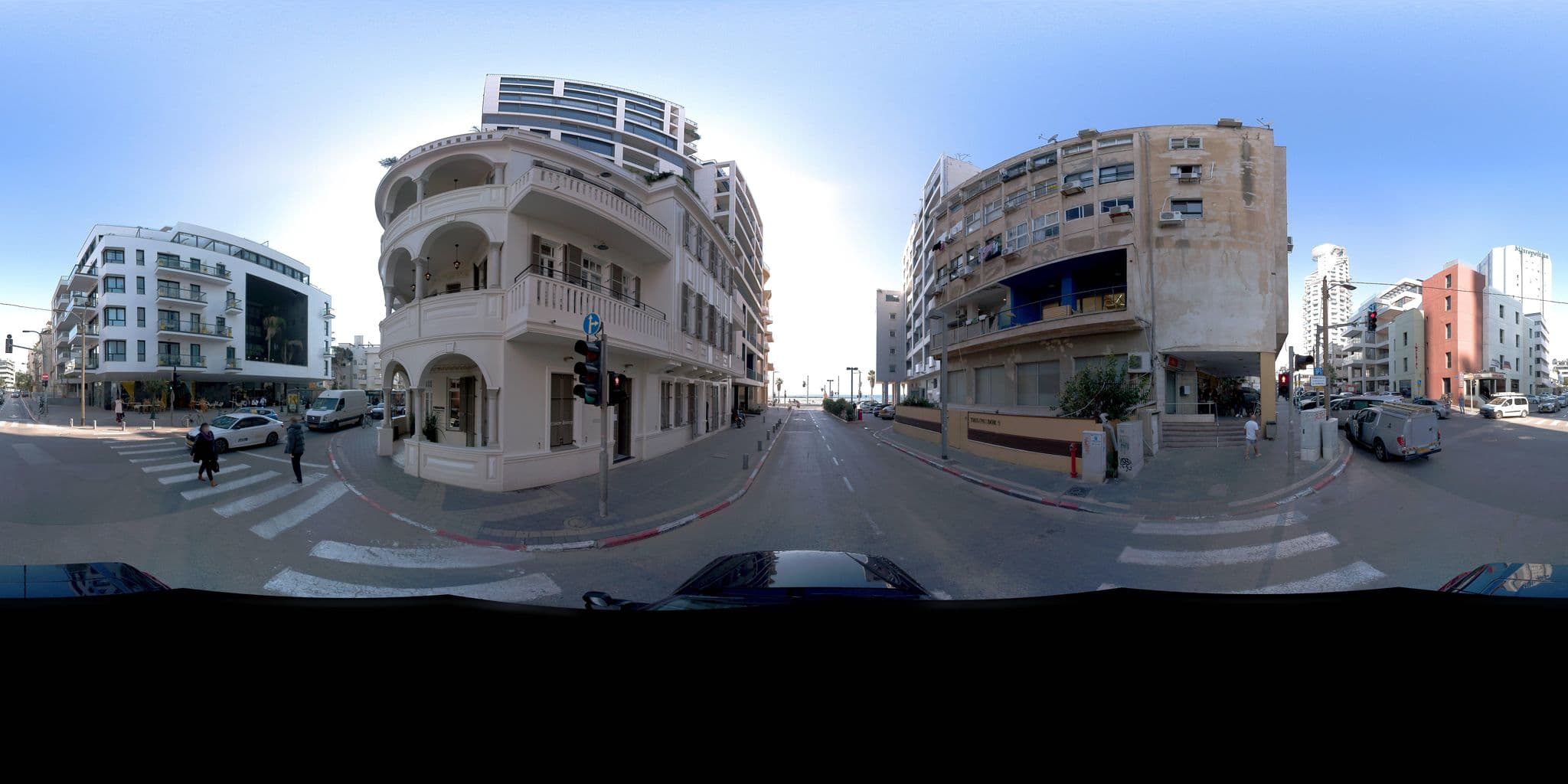 Street view near Renoma Hotel, Tel Aviv — © jeffreymartin (CC BY-SA · Mapillary)