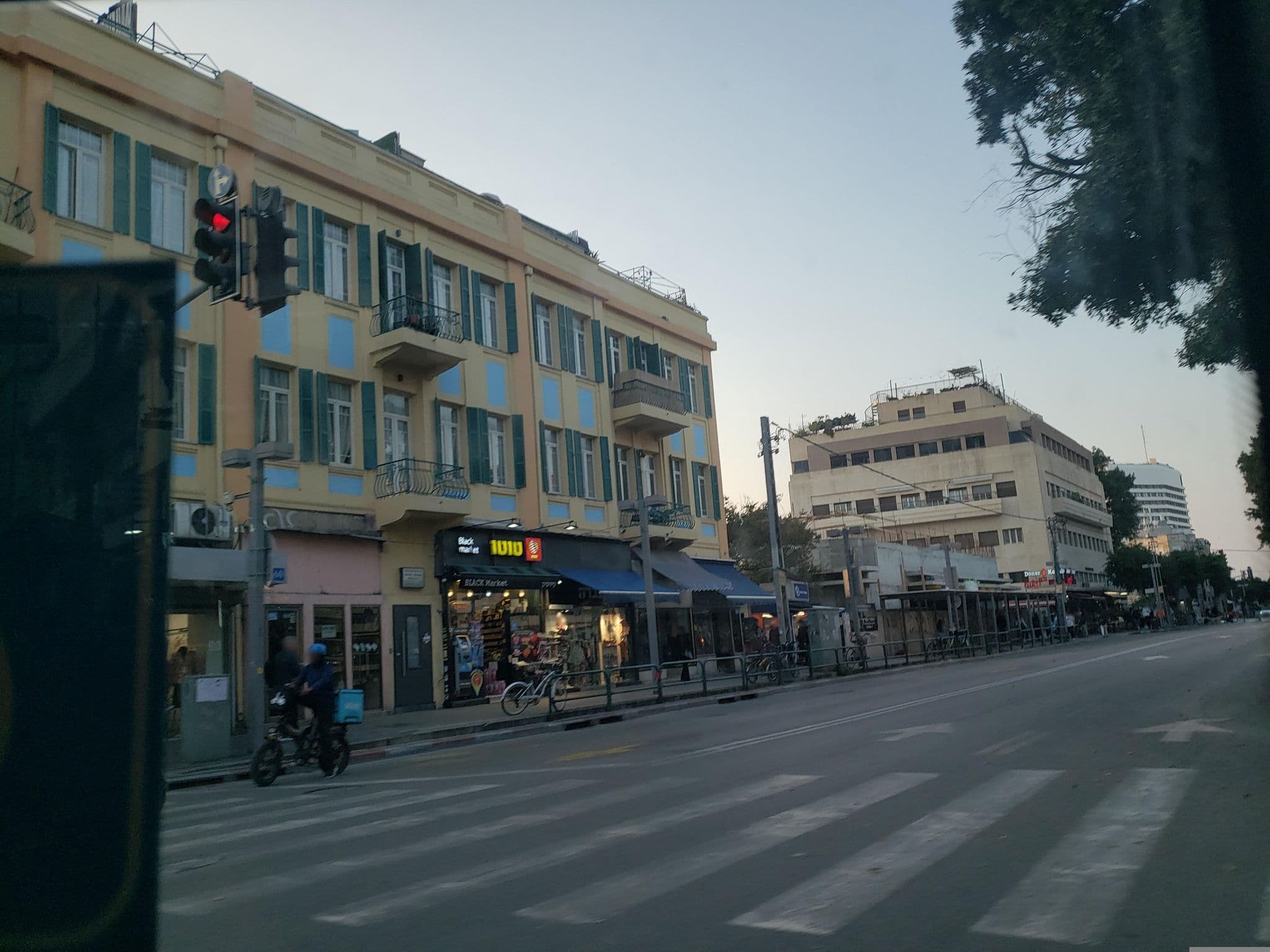 Street view near Отельчик номер два 😜, Tel Aviv — © mapfool (CC BY-SA · Mapillary)