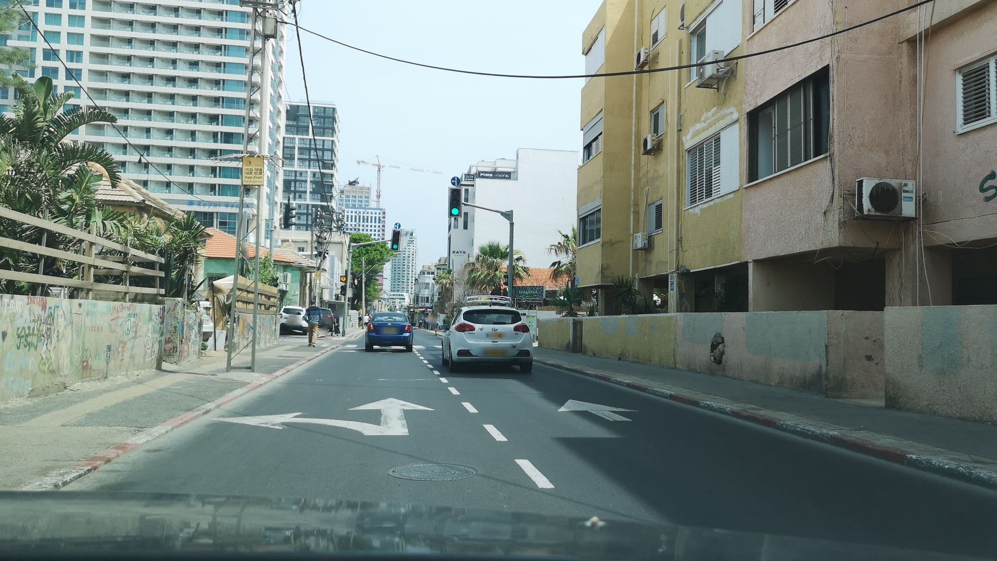 Street view near Sapir Hostel, Tel Aviv — © ran2010 (CC BY-SA · Mapillary)