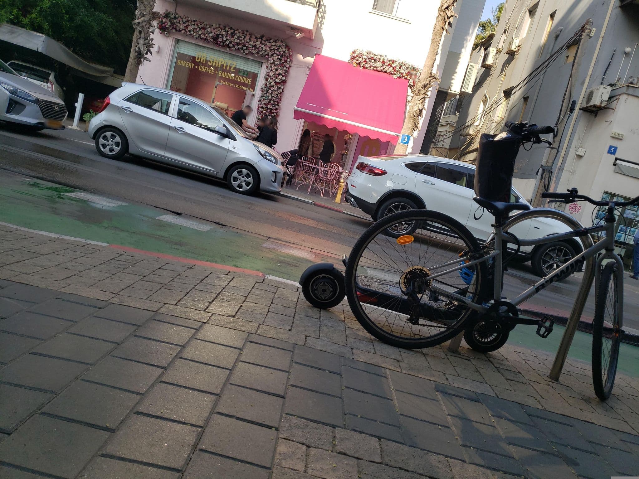 Street view near Black and Wild, Tel Aviv — © mapfool (CC BY-SA · Mapillary)