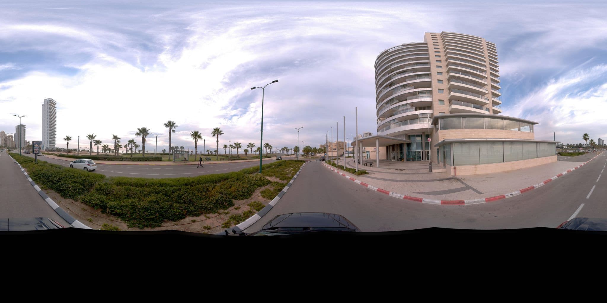 Street view near Ramada Hotel & Suites (מלון רמדה), Netanya — © jeffreymartin (CC BY-SA · Mapillary)