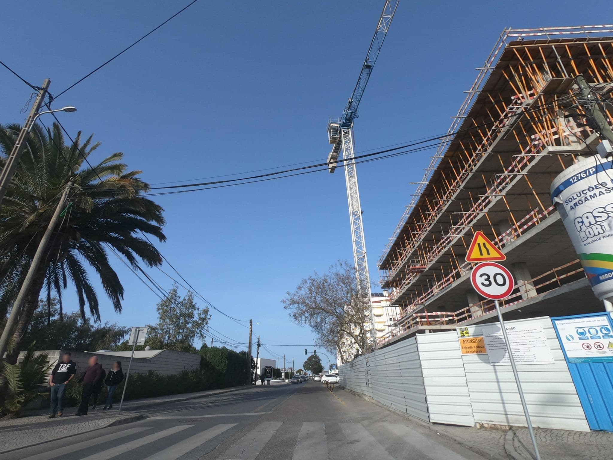 Street view near Upon Vila, Alcochete — © filohipo (CC BY-SA · Mapillary)