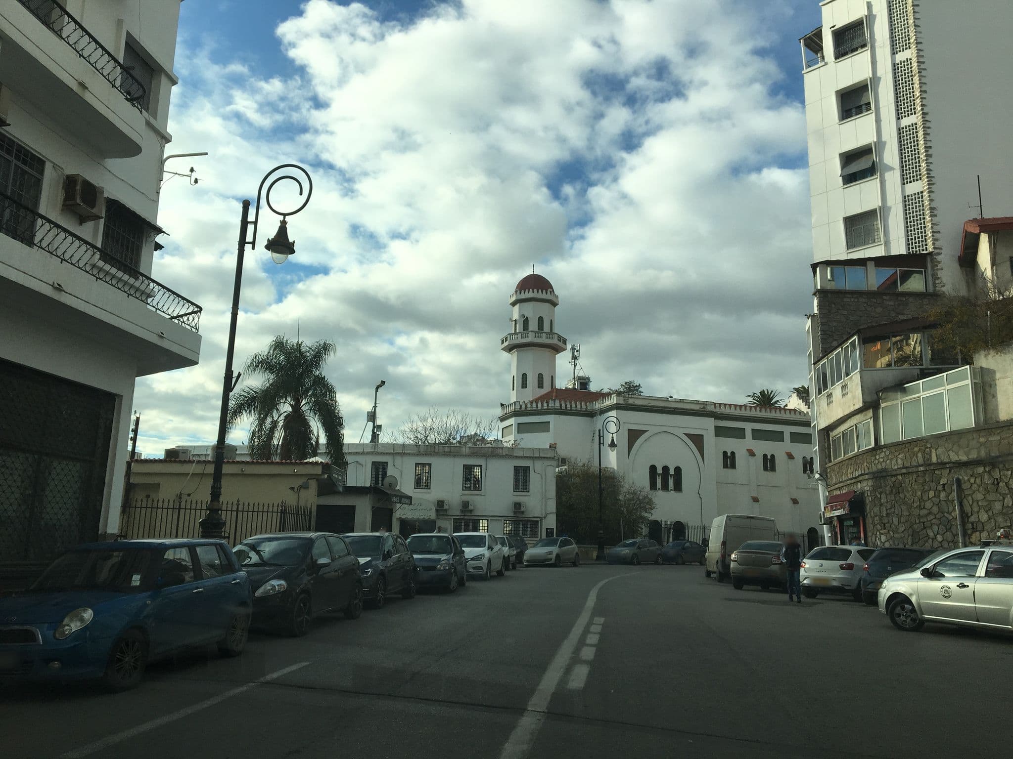 Street view near Hotel El Riadh, Algiers — © daoudyezri (CC BY-SA · Mapillary)