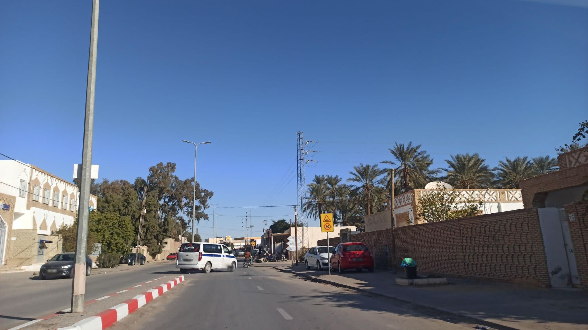 Street view near Tozeur Auberge De Jeunesse, Tozeur — © ghassen98 (CC BY-SA · Mapillary)