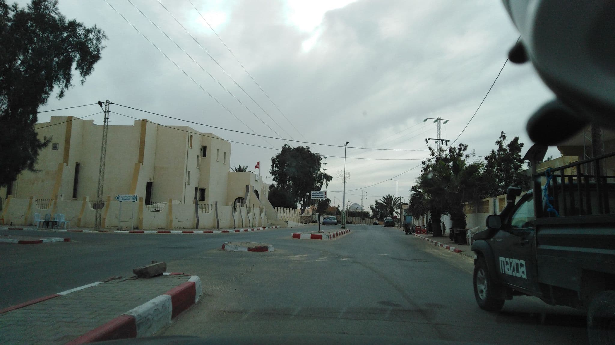 Street view near Mehari Douz Hotel, Douz — © abdessalem1 (CC BY-SA · Mapillary)