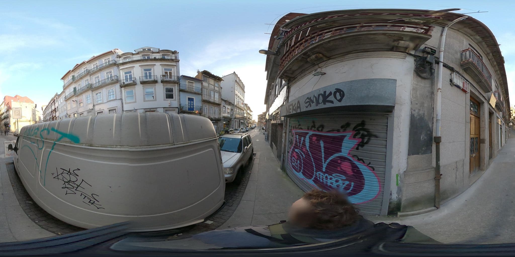 Street view near D&S Crocodile House, Porto