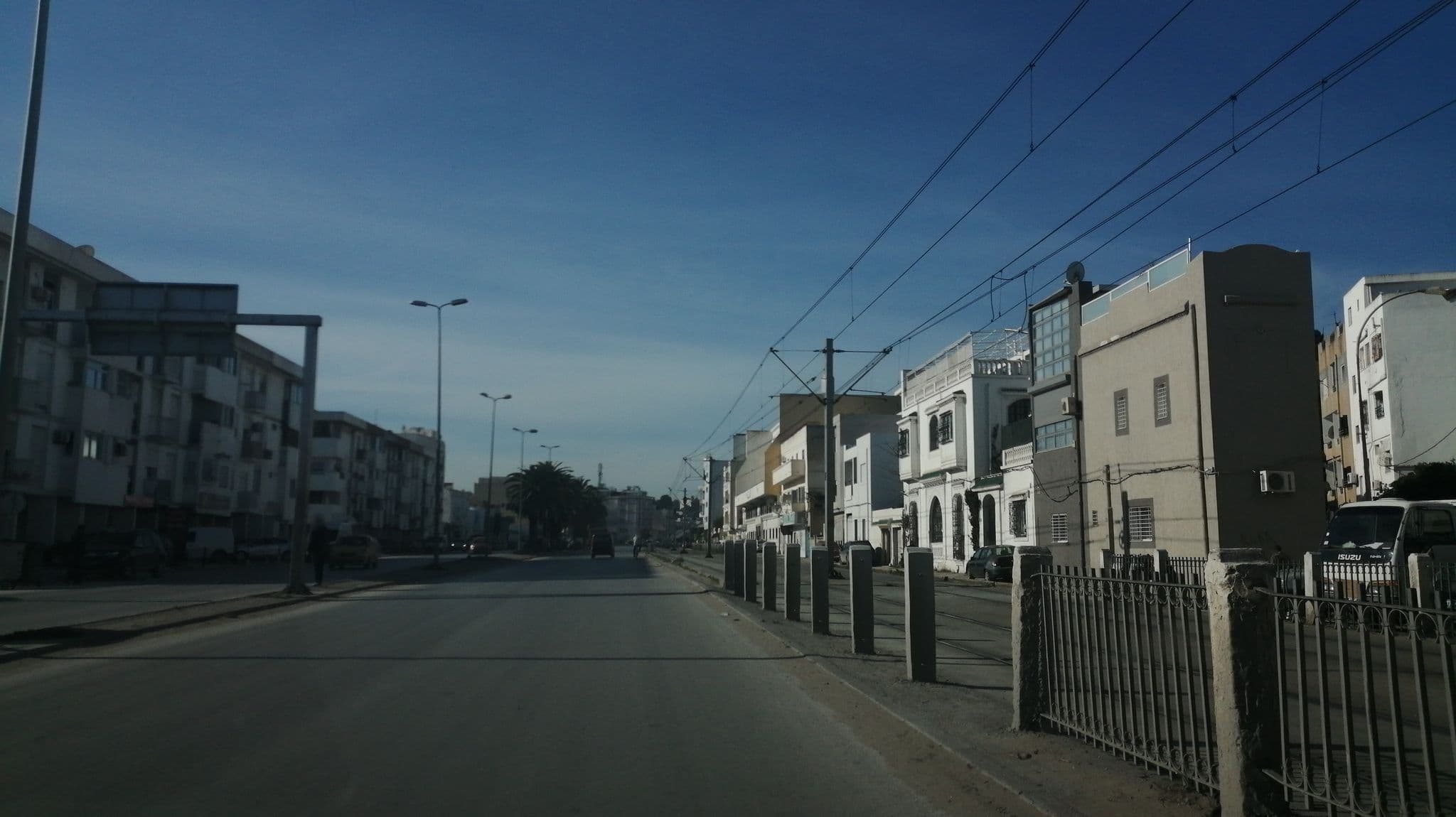 Street view near Hôtel Saheb Ettabaä | نزل صاحب الطابع, Tunis — © yahmadi (CC BY-SA · Mapillary)