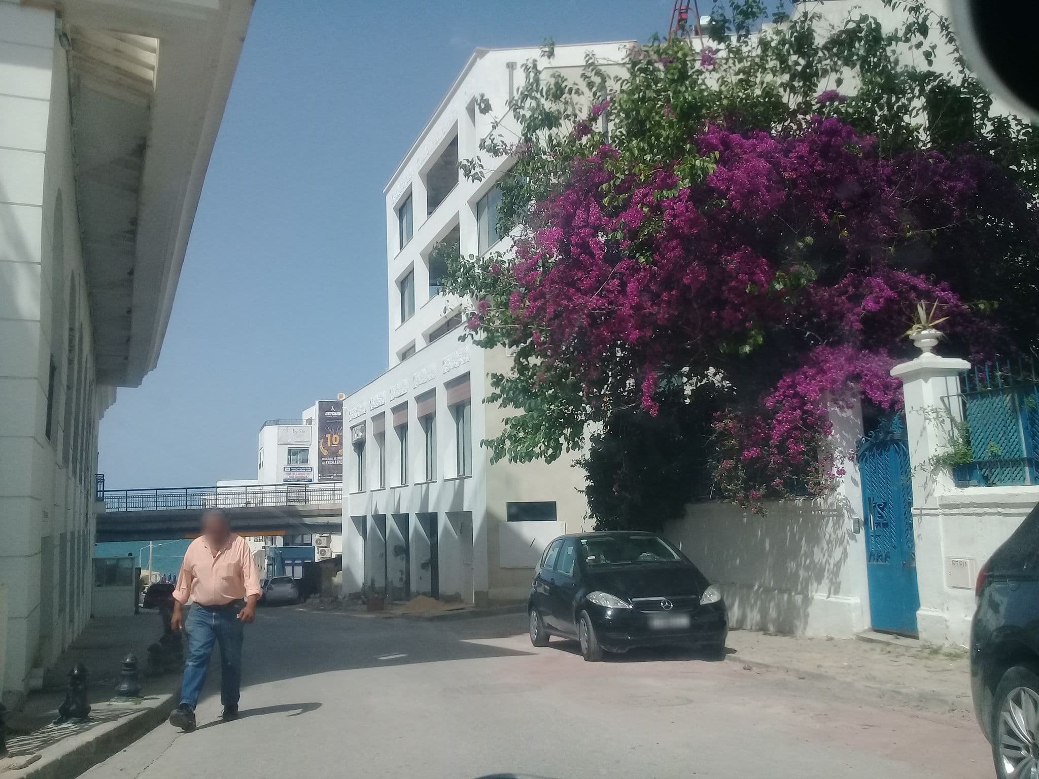 Street view near Hôtel Dar El Marsa, La Marsa — © graphicom (CC BY-SA · Mapillary)